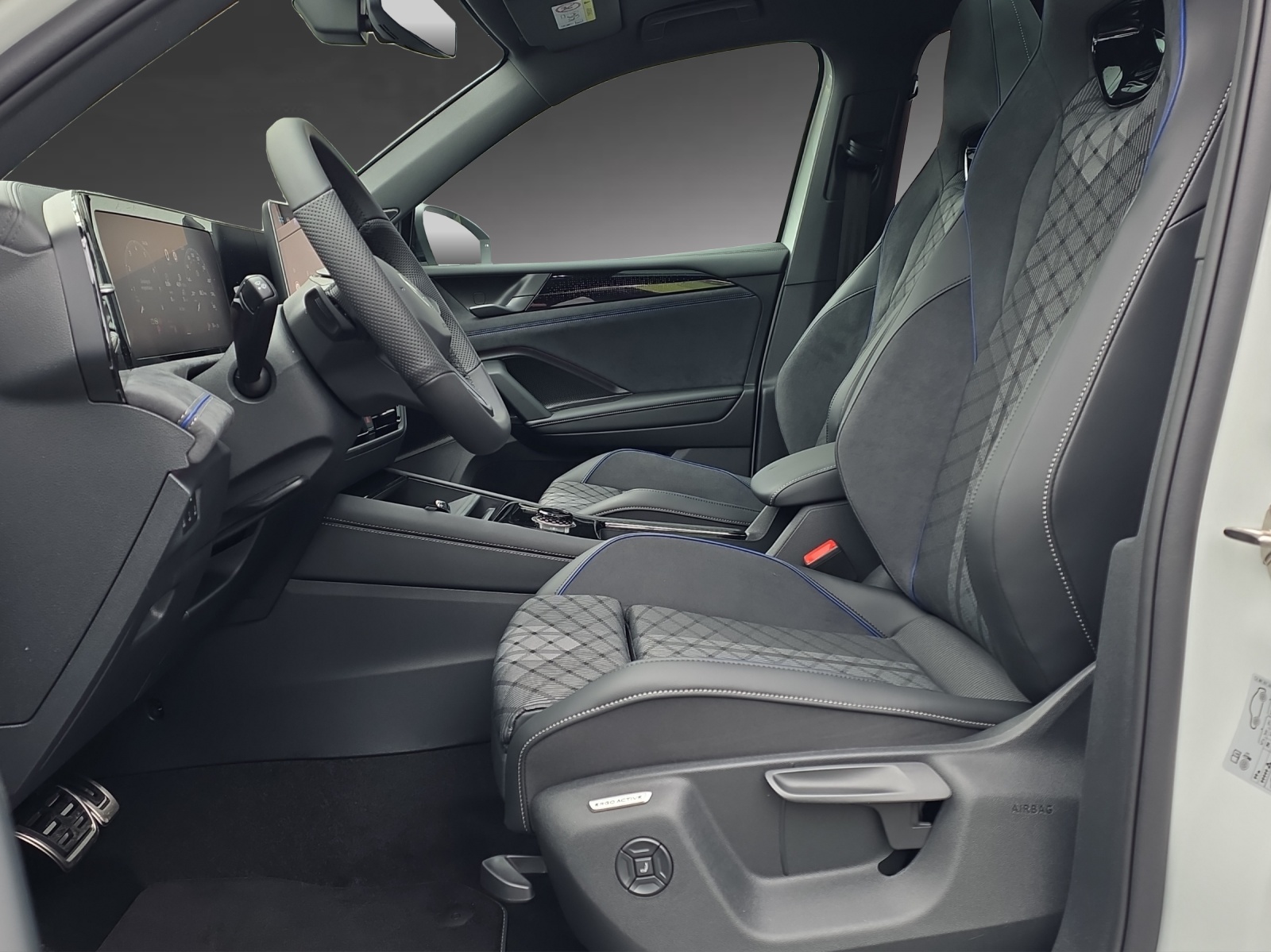 VW Tiguan 2.0 TSI DSG R-Line Plus 4Motion-image-5