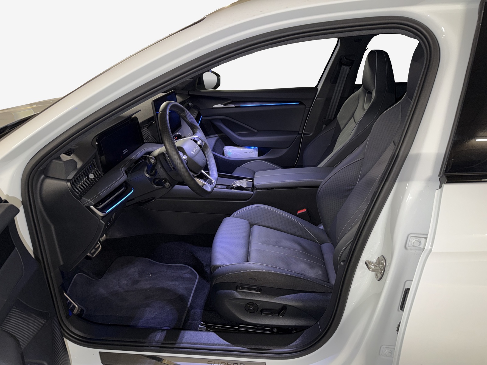 SKODA Superb Combi 2.0 TSI Sportline 4x4 DSG-image-7