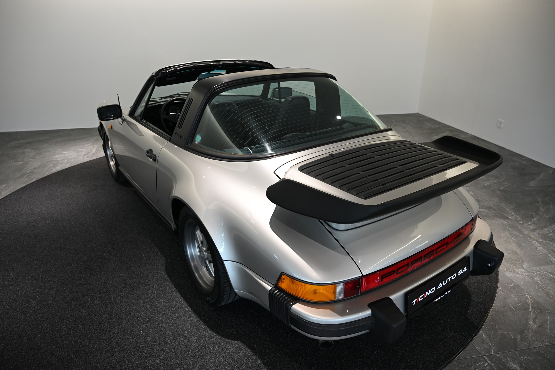 PORSCHE Porsche 911 SC Targa 3.0-image-17
