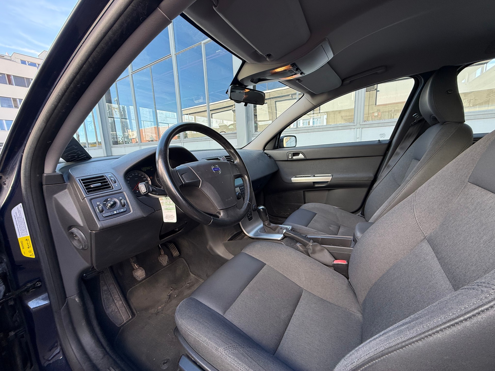 VOLVO V50 2.0D Momentum-image-7