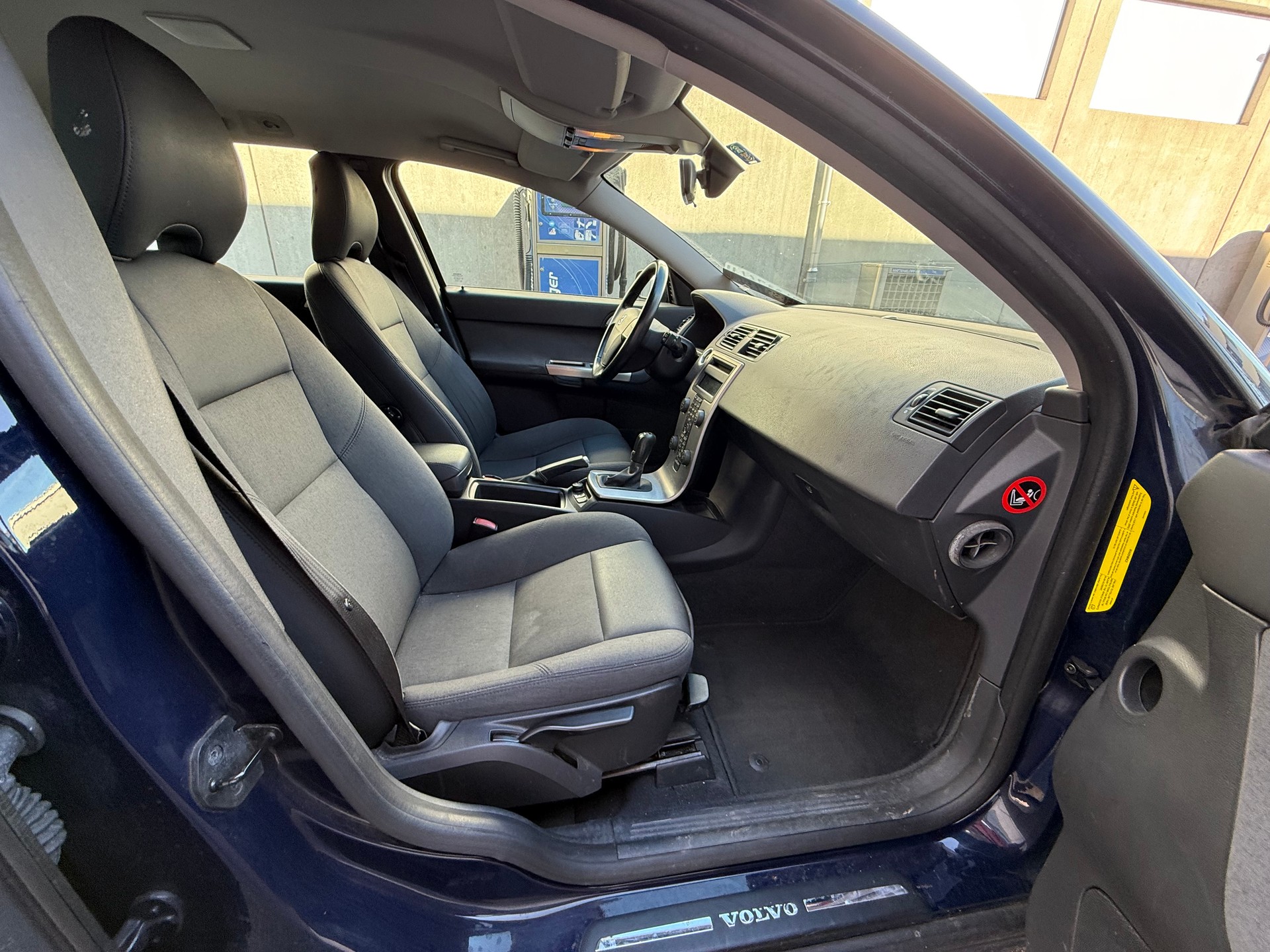 VOLVO V50 2.0D Momentum-image-13
