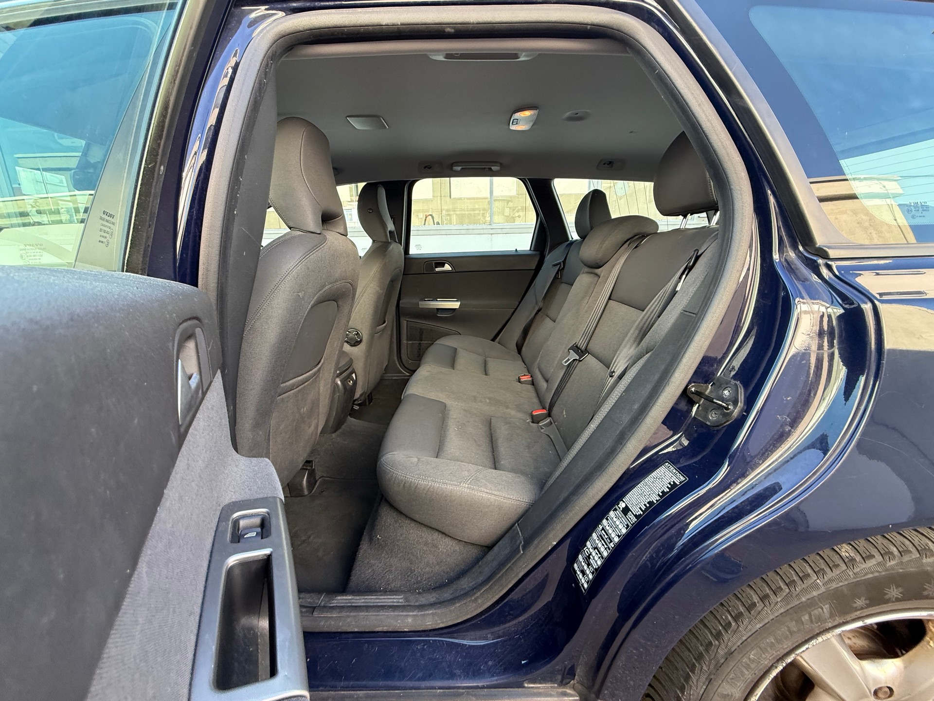 VOLVO V50 2.0D Momentum-image-11