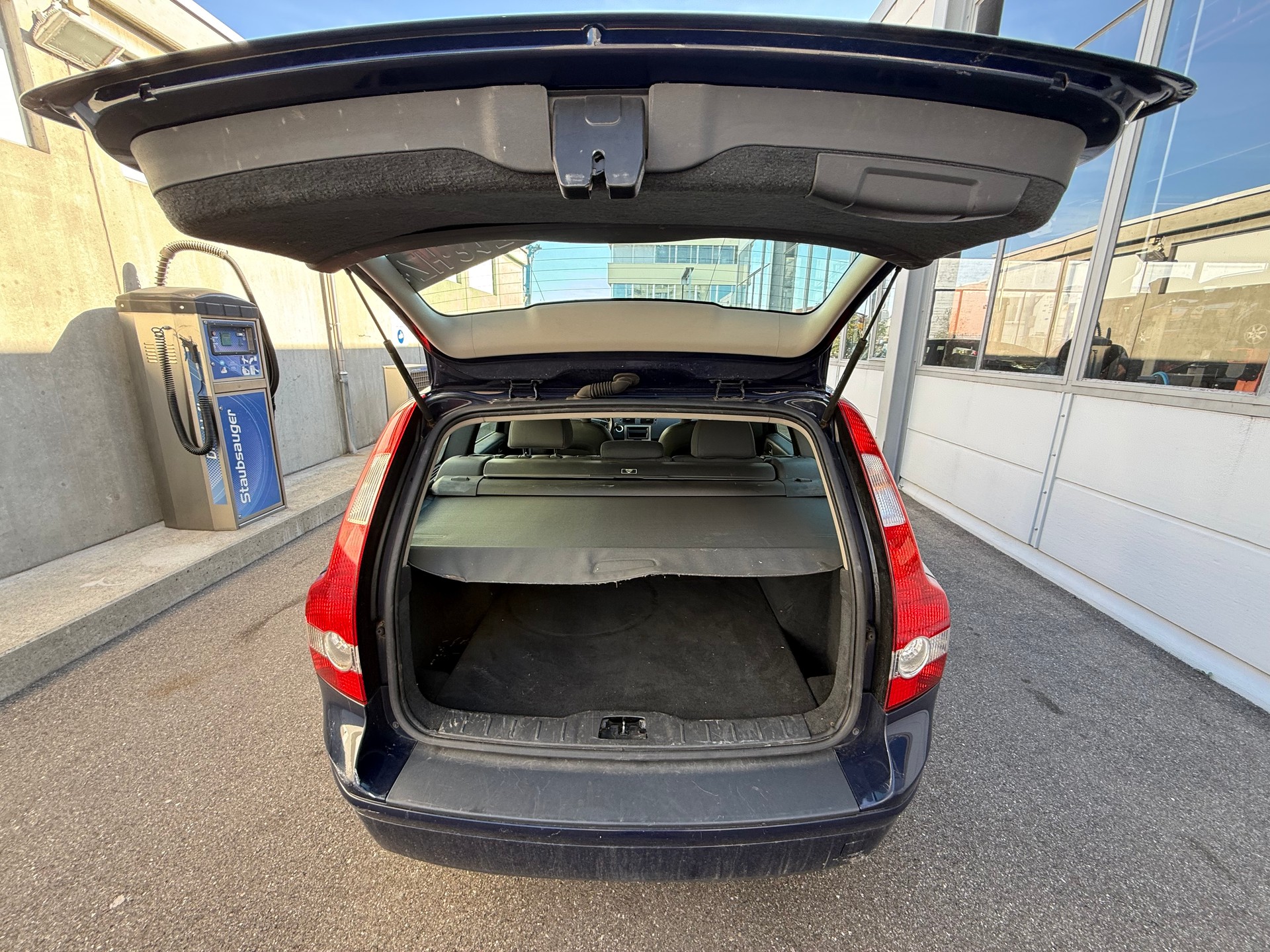 VOLVO V50 2.0D Momentum-image-12