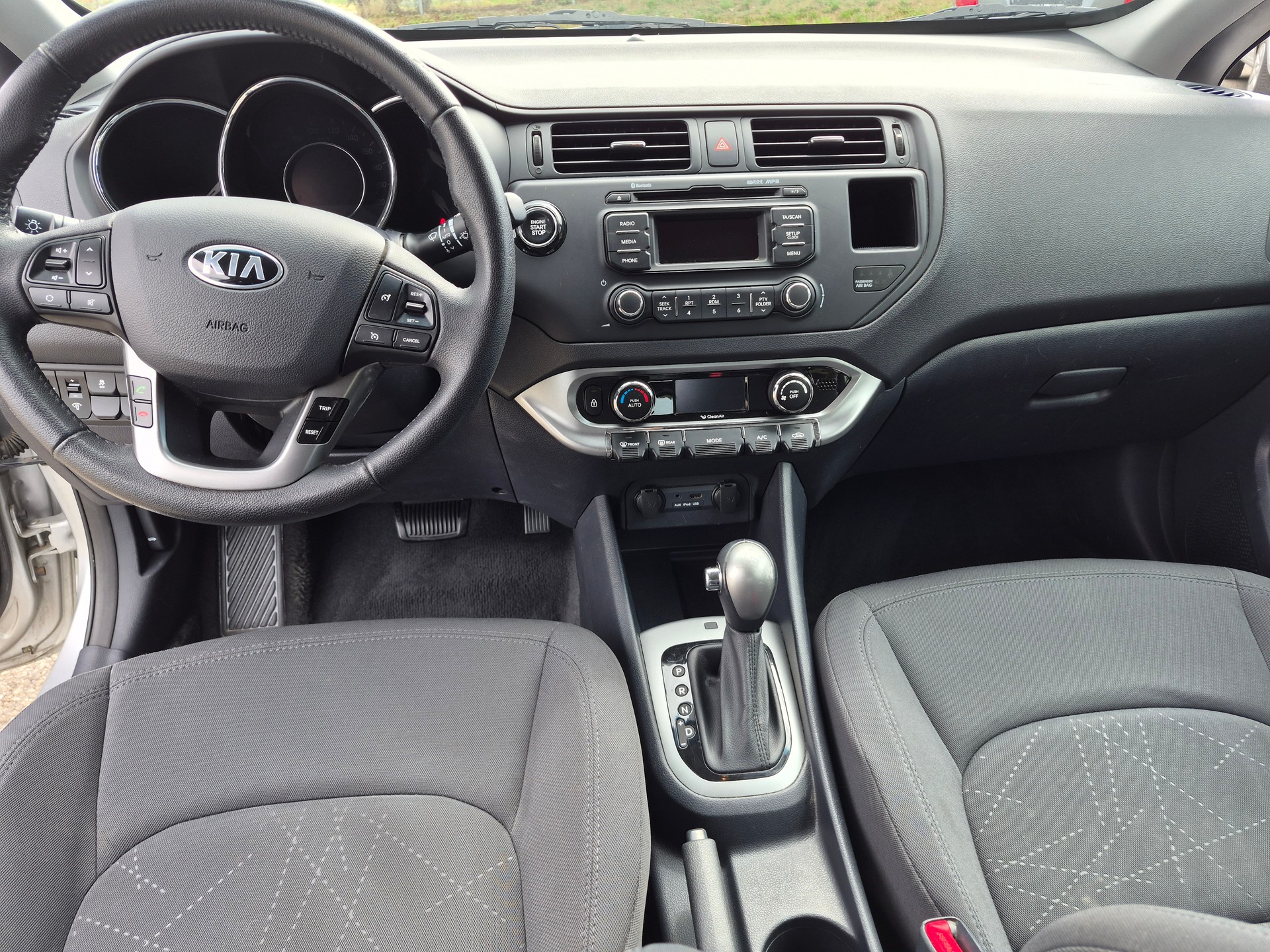 KIA Rio 1.4 CVVT Style Automatic-image-7