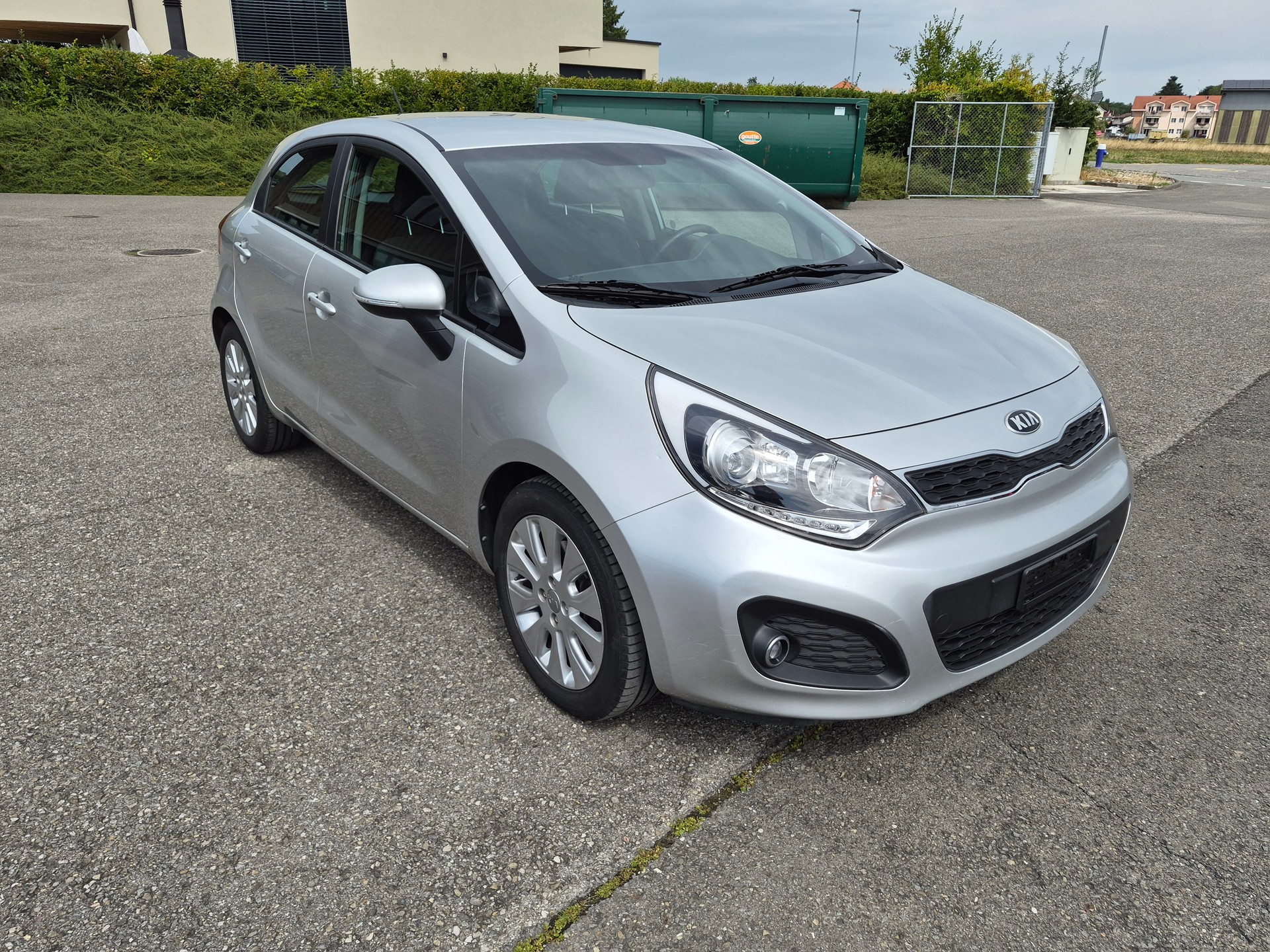 KIA Rio 1.4 CVVT Style Automatic-image-3