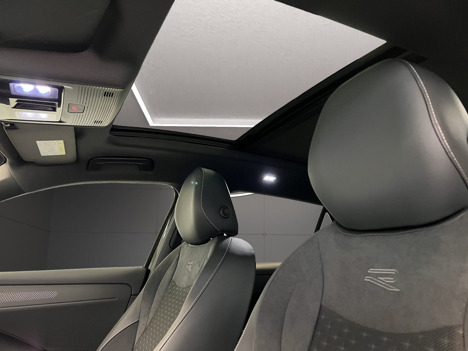 VW T-Roc 1.5 eTSI mHEV R-Line DSG-image-13