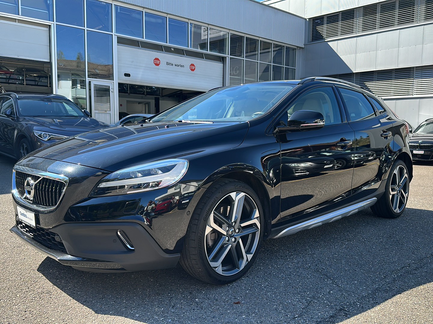 VOLVO V40 Cross Country T4 AWD Lyx Geartronic-image-0
