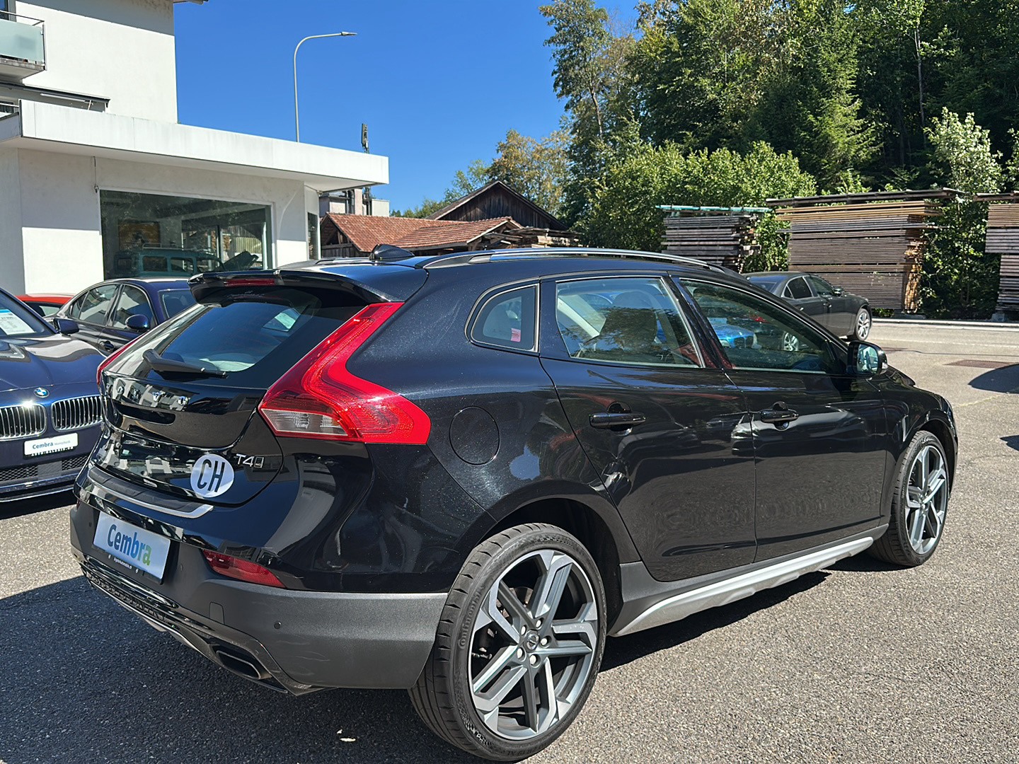 VOLVO V40 Cross Country T4 AWD Lyx Geartronic-image-4