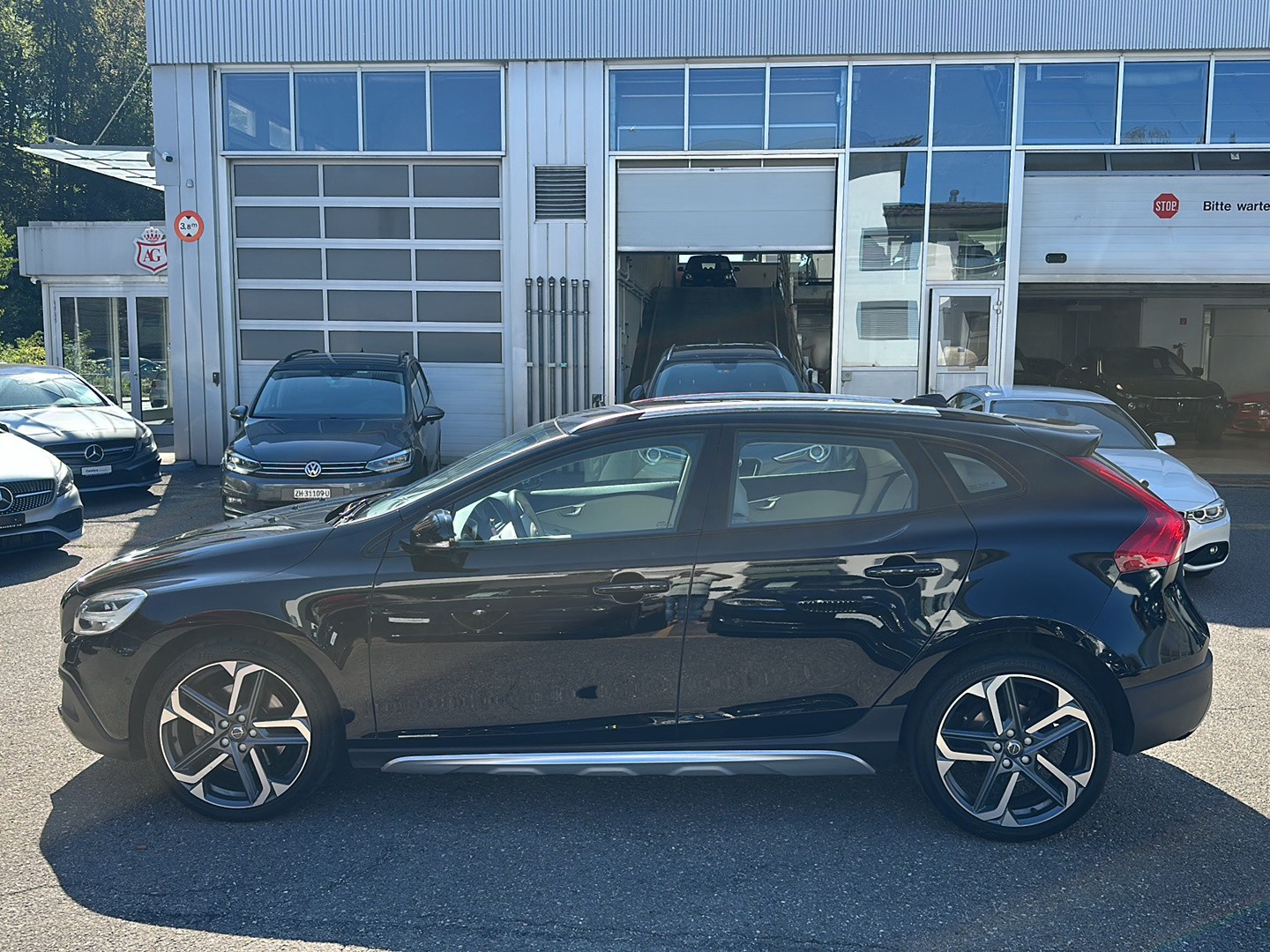 VOLVO V40 Cross Country T4 AWD Lyx Geartronic-image-1