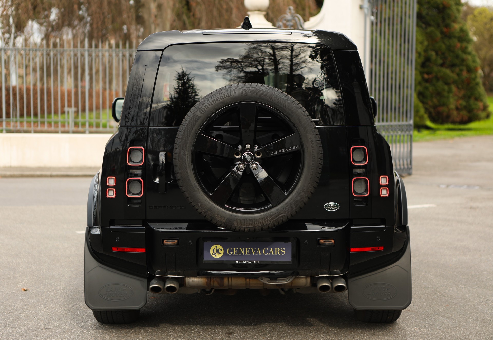 LAND ROVER Defender 90 525 V8 5.0 AT8-image-4