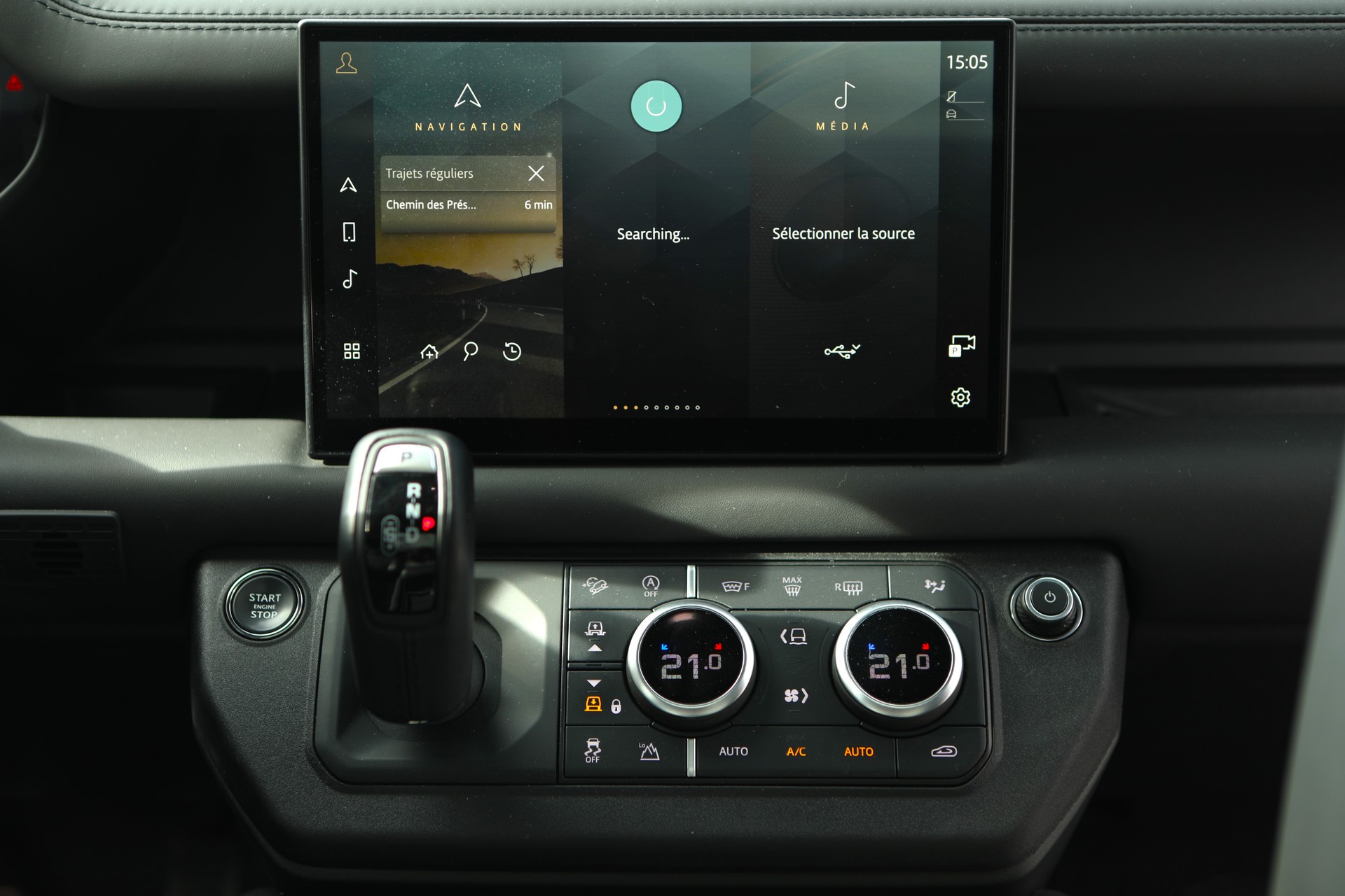 LAND ROVER Defender 90 525 V8 5.0 AT8-image-13