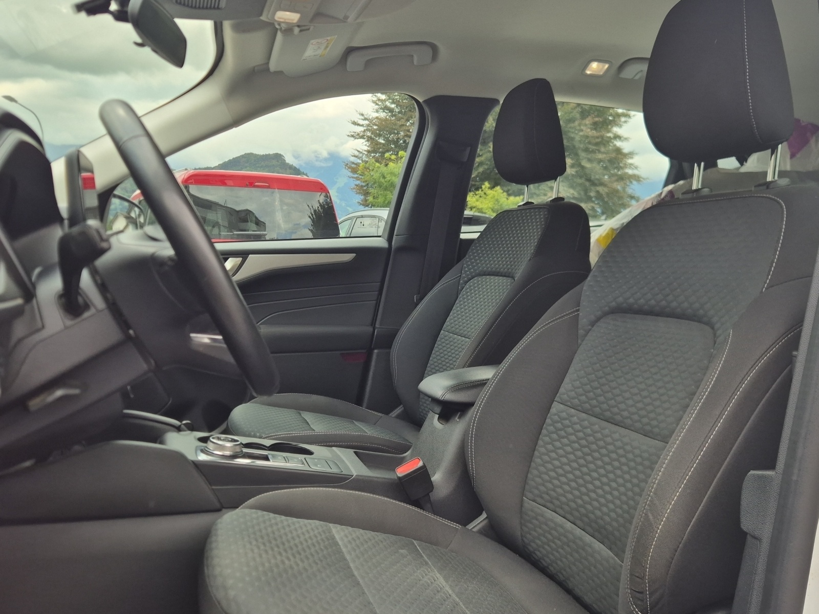 FORD Kuga 2.5 Hybrid Cool & Connect-image-16