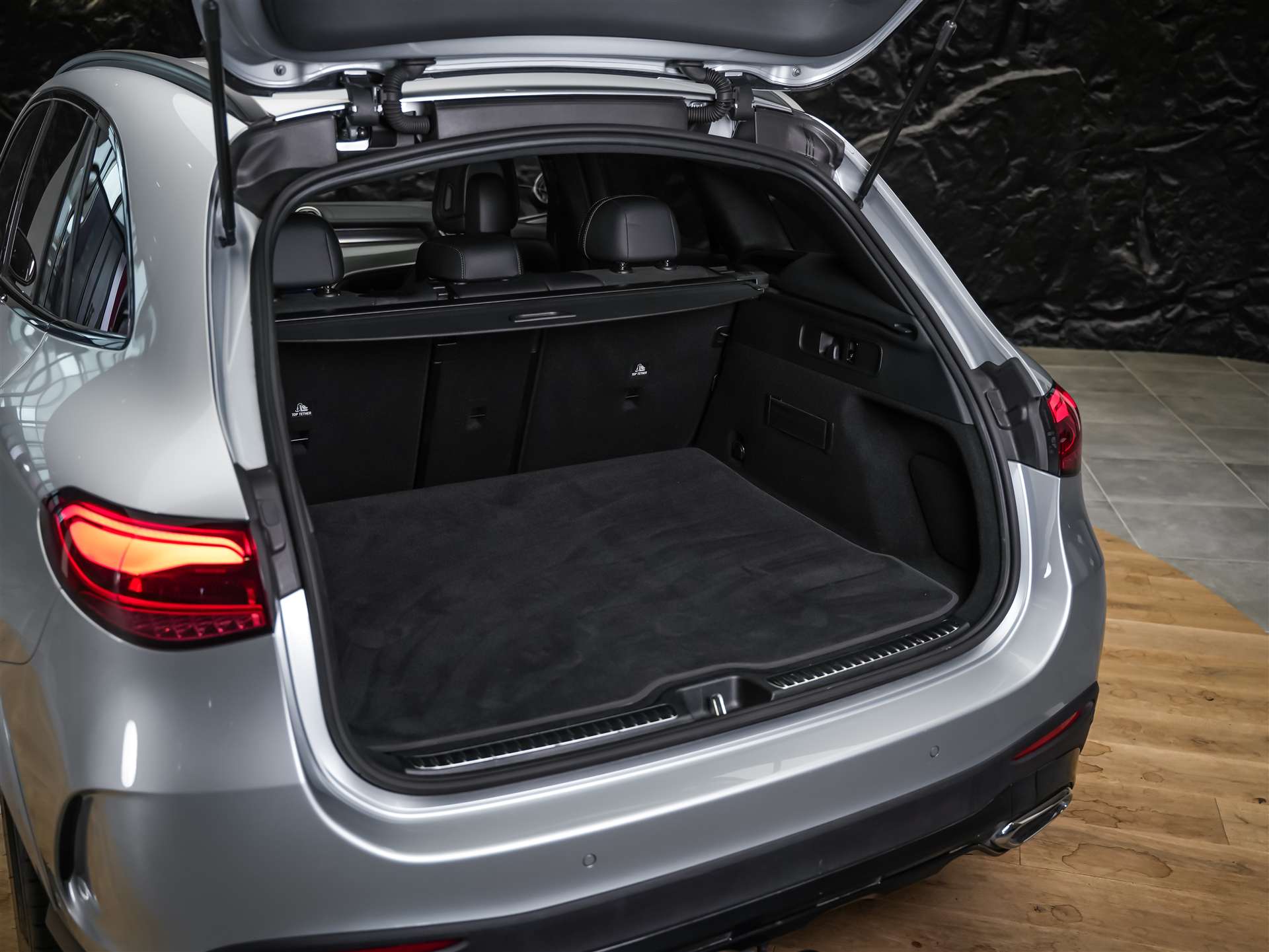 MERCEDES-BENZ GLC 300 d AMG Line 4Matic 9G-Tronic *21" Felgen*Digital LIGHT*AHK*-image-44