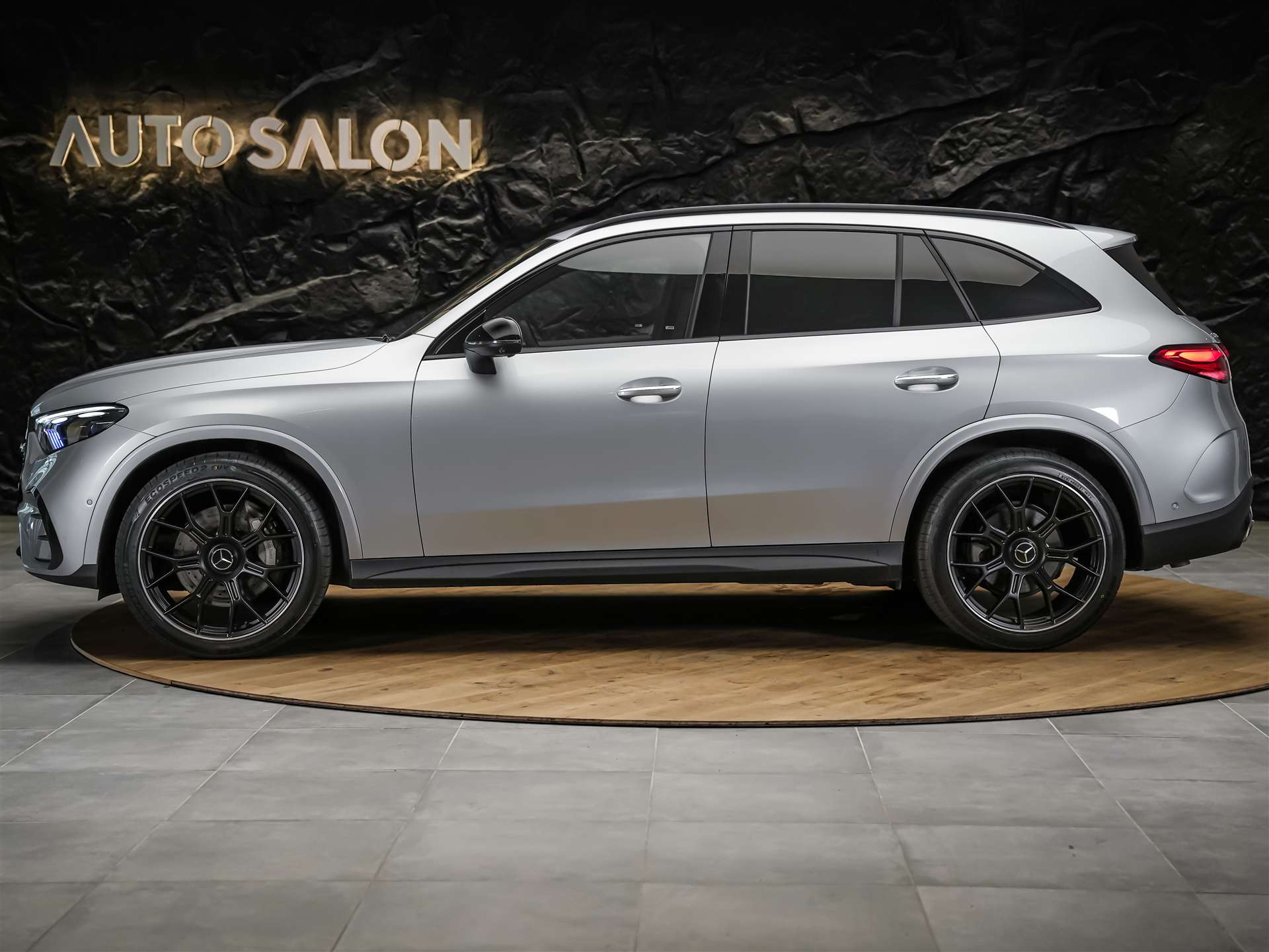 MERCEDES-BENZ GLC 300 d AMG Line 4Matic 9G-Tronic *21" Felgen*Digital LIGHT*AHK*-showroom-element-1