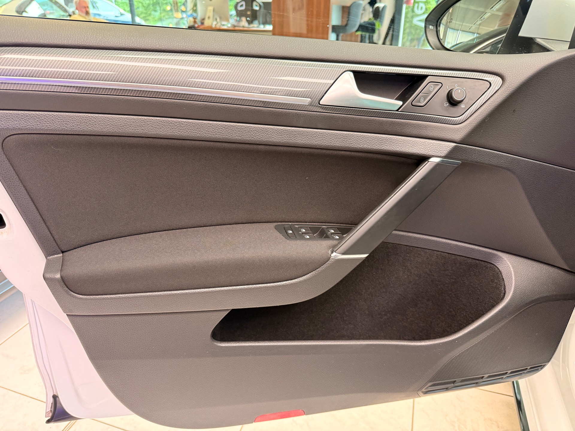 VW Golf VII 1.5 TSI 150 Highline-image-6