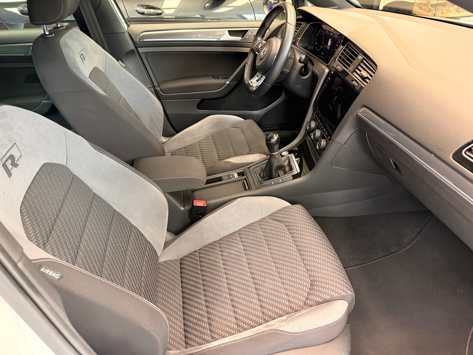 VW Golf VII 1.5 TSI 150 Highline-image-8