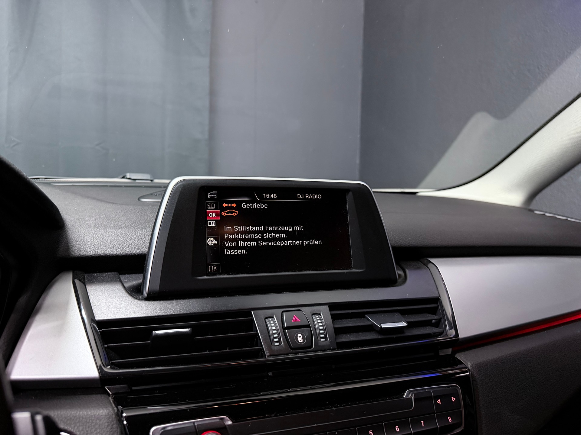 BMW 220d xDrive Active Tourer Steptronic-image-10