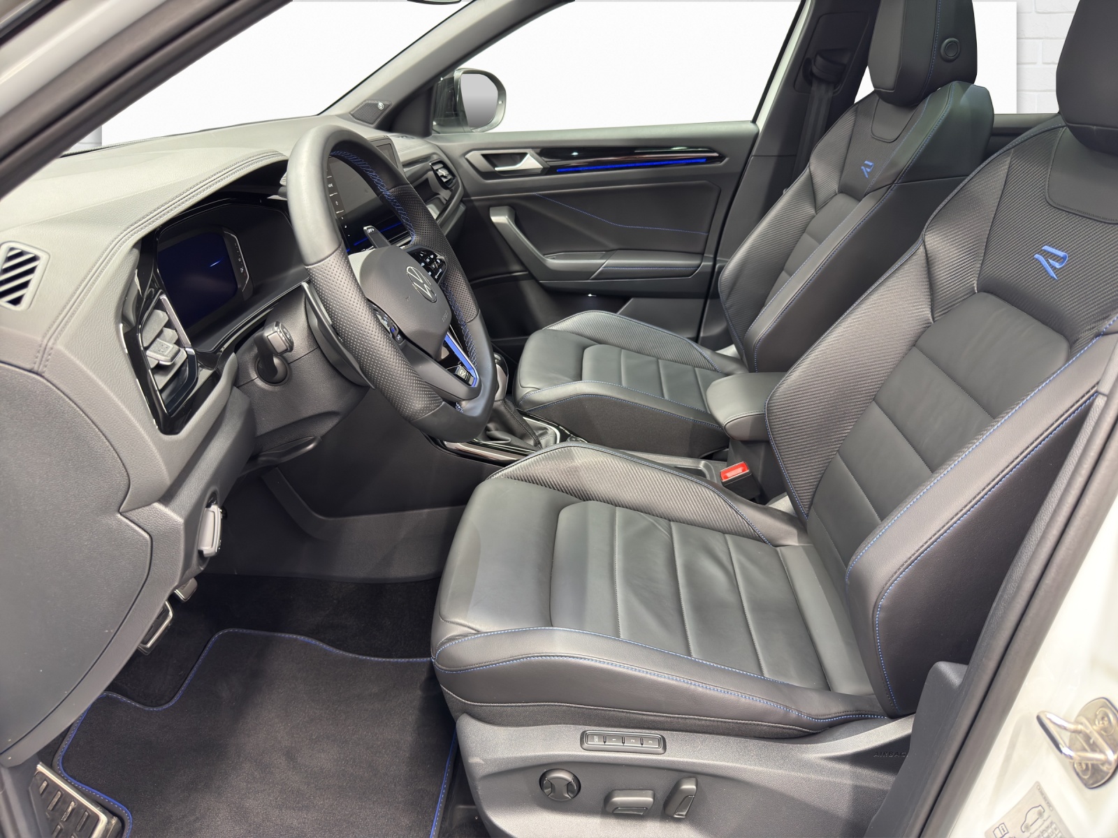 VW T-Roc 2.0 TSI R DSG 4motion-image-6