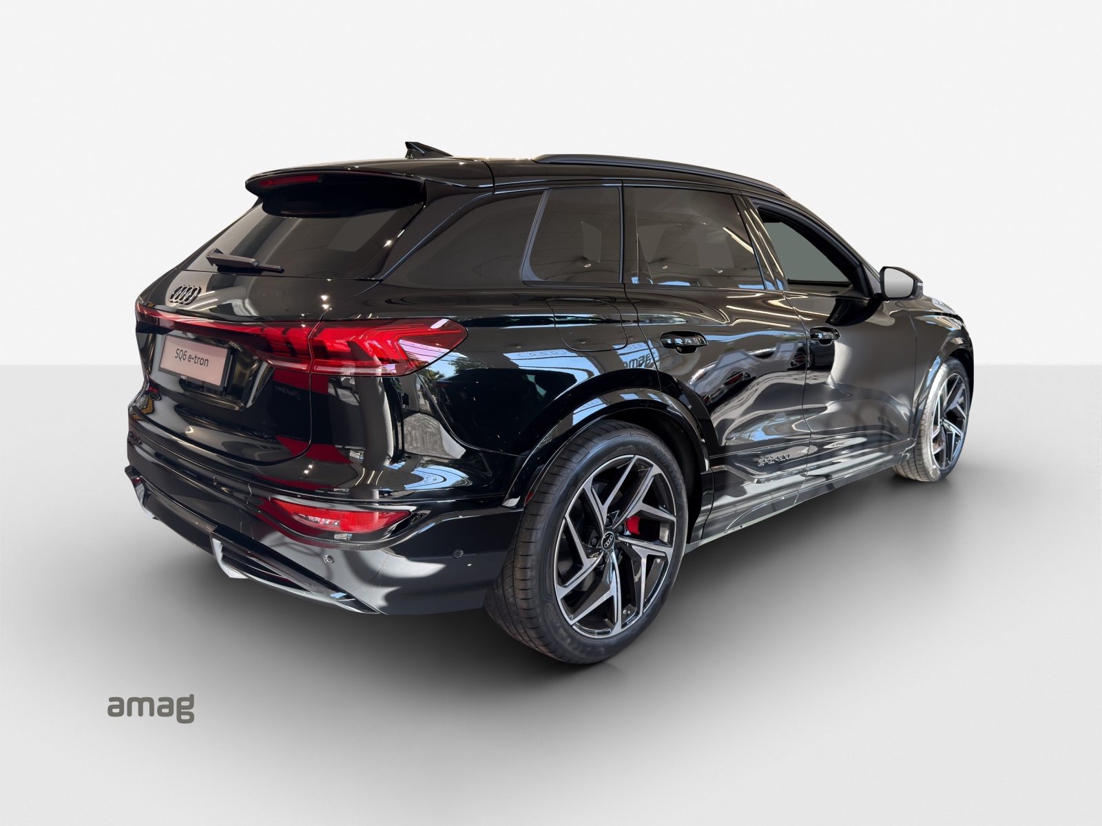 AUDI SQ6 e-tron quattro-image-4