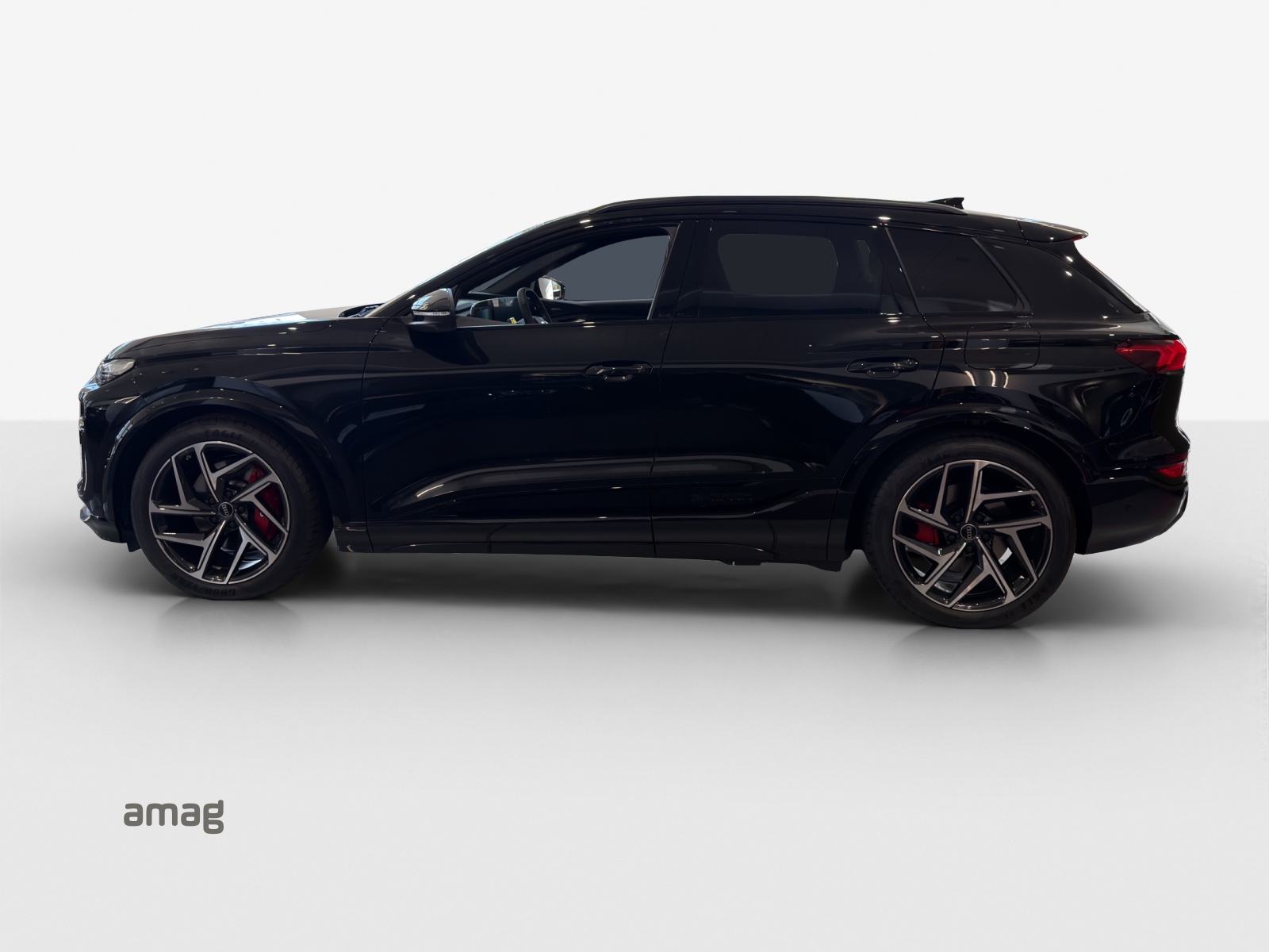 AUDI SQ6 e-tron quattro-image-1