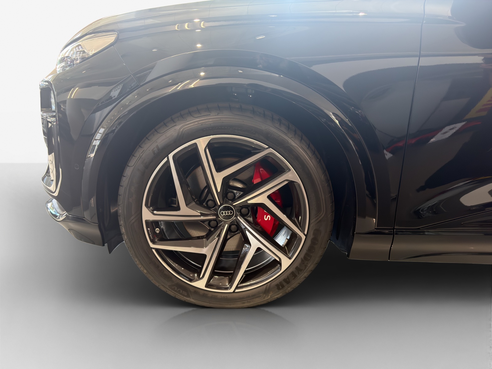 AUDI SQ6 e-tron quattro-image-13