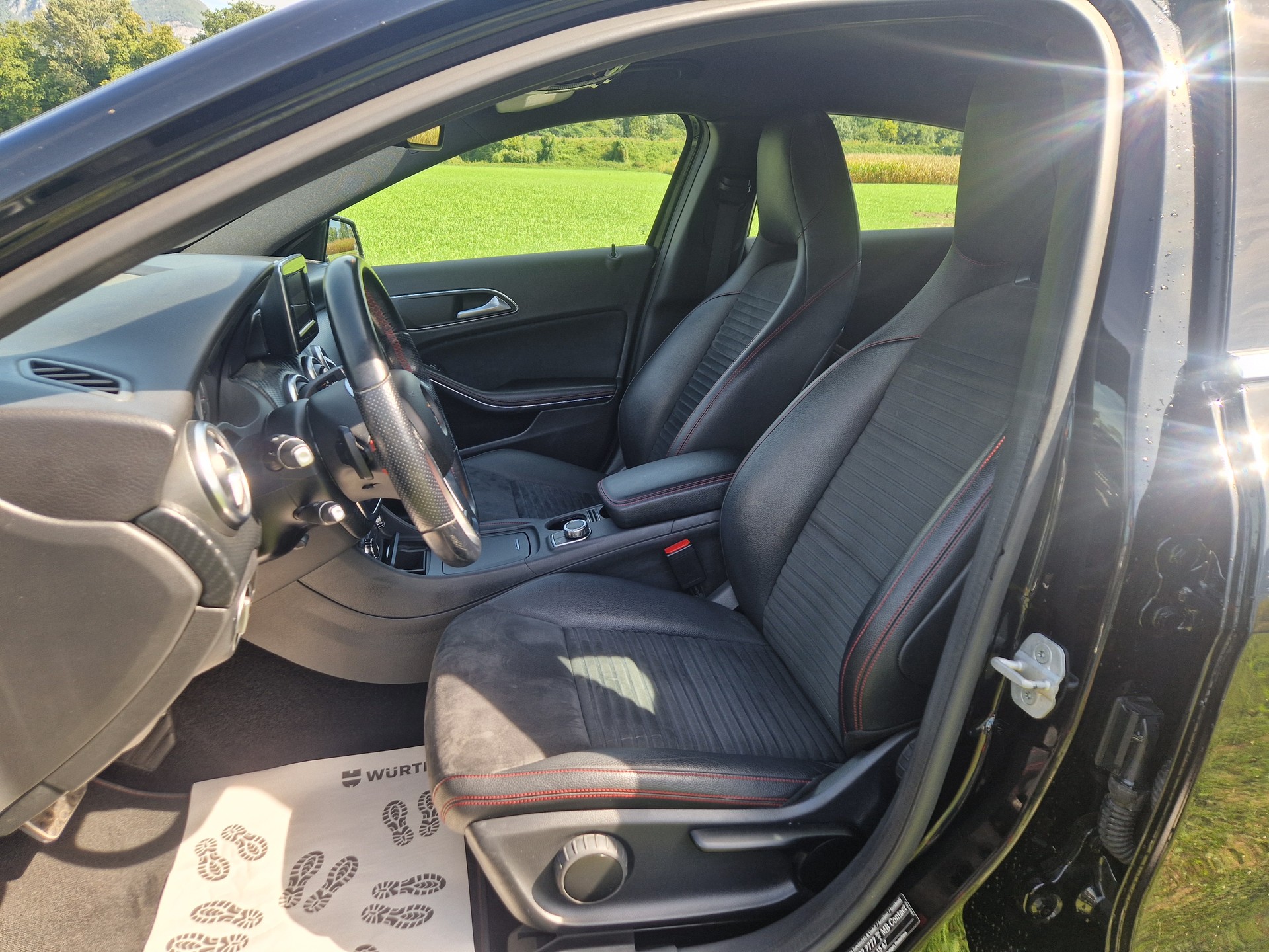 MERCEDES-BENZ A 200 AMG Line 7G-DCT-image-8