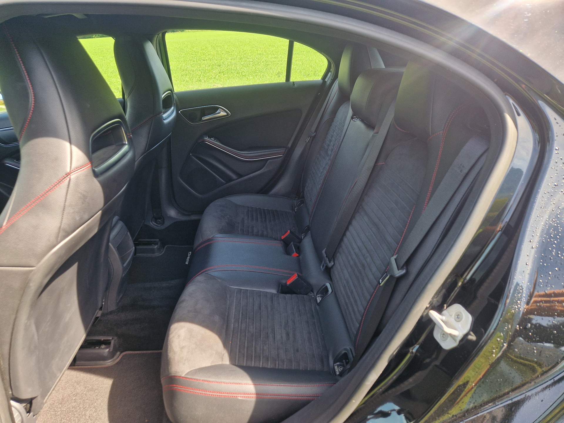MERCEDES-BENZ A 200 AMG Line 7G-DCT-image-6