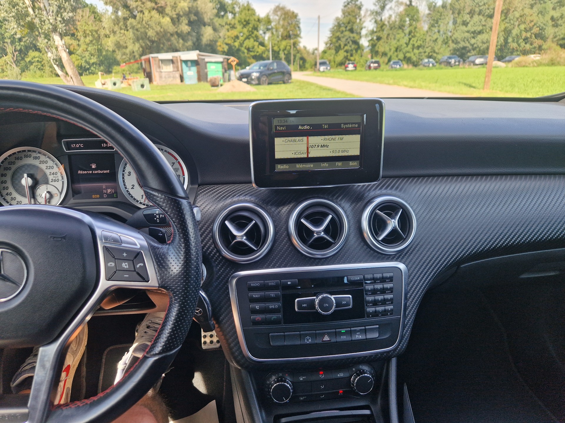 MERCEDES-BENZ A 200 AMG Line 7G-DCT-image-9