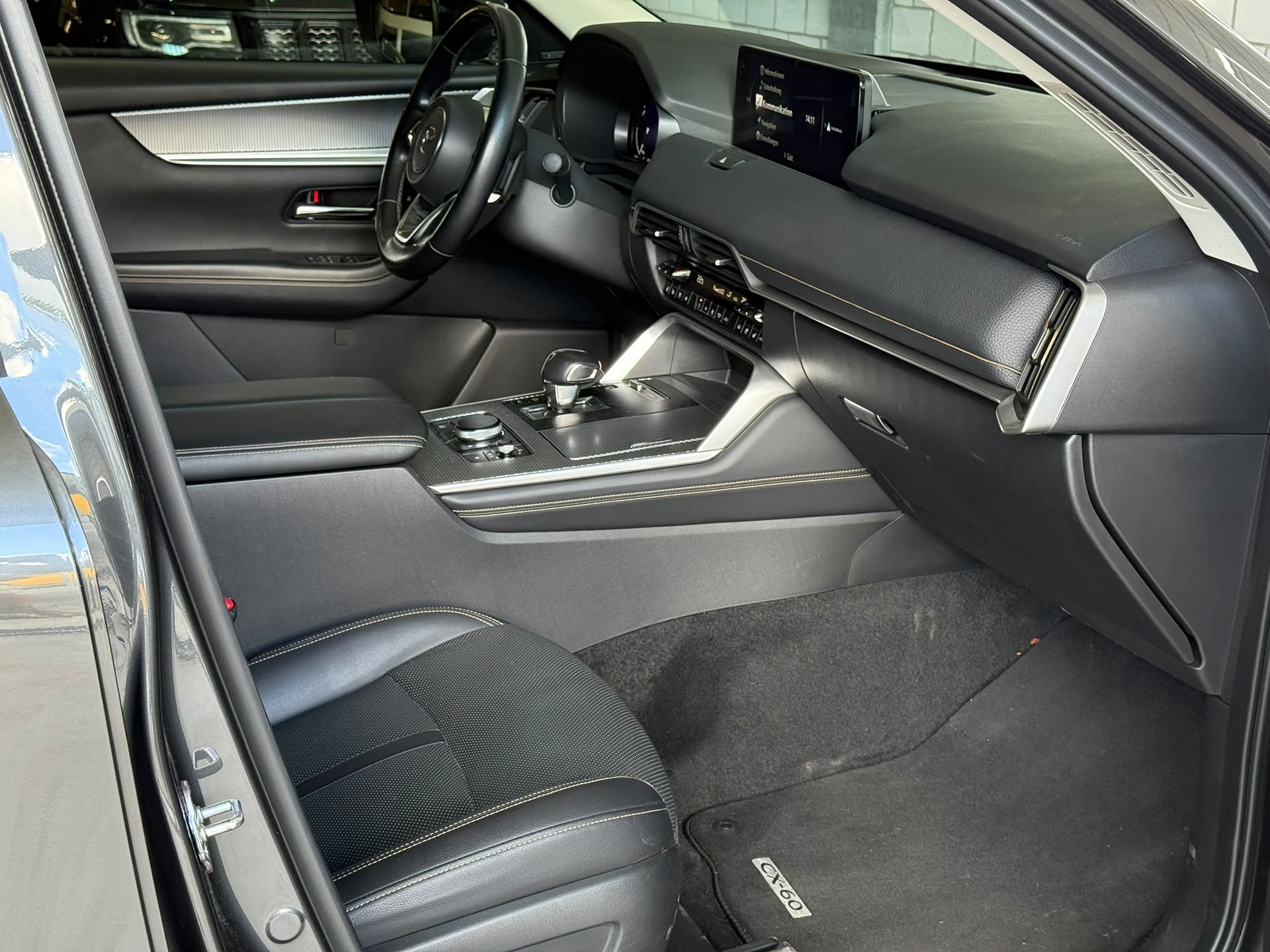 MAZDA CX-60 e-Skyactiv PHEV 327 AWD Homura-image-6