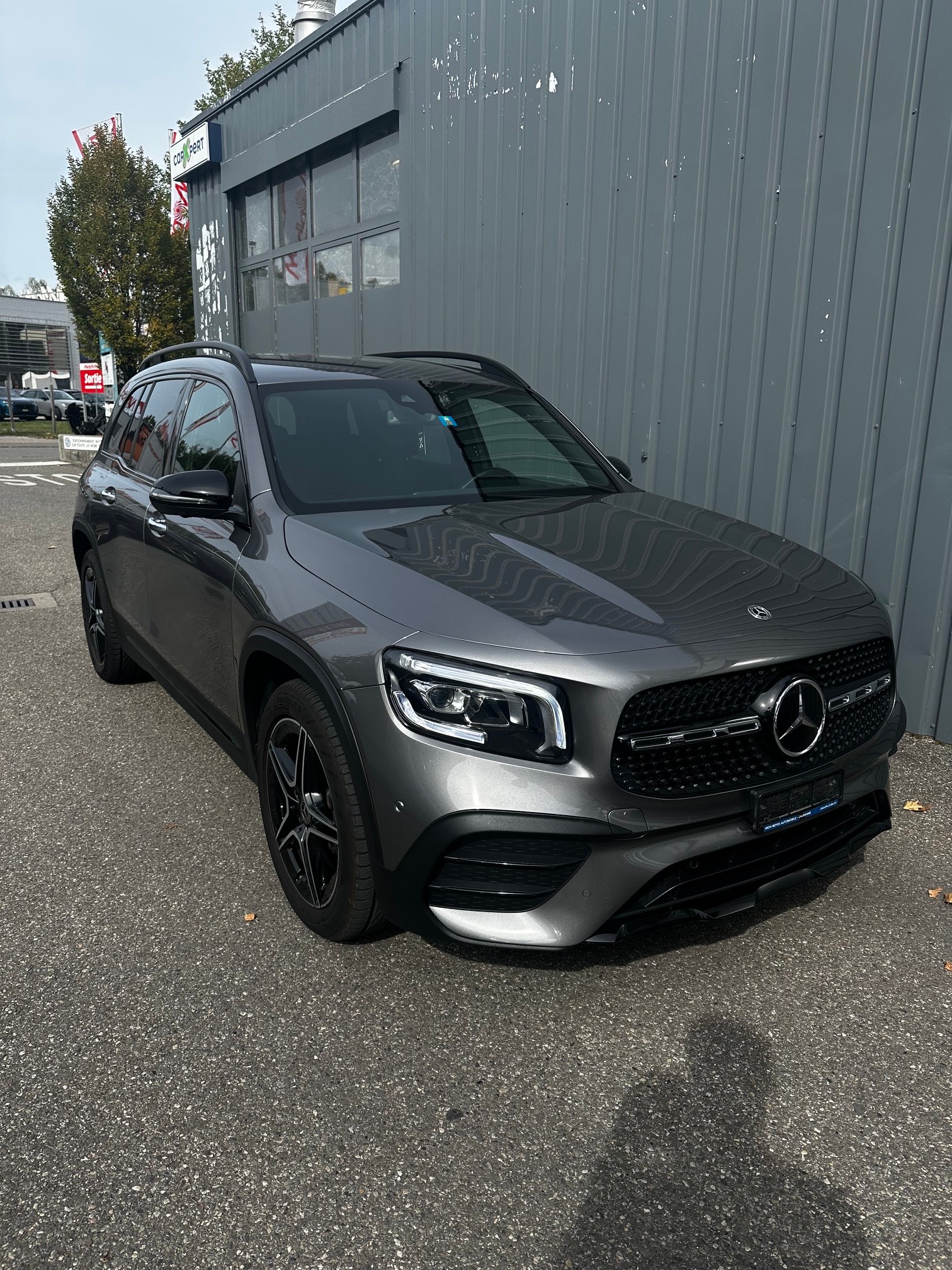 MERCEDES-BENZ GLB 250 AMG Line 8G-Tronic-image-1