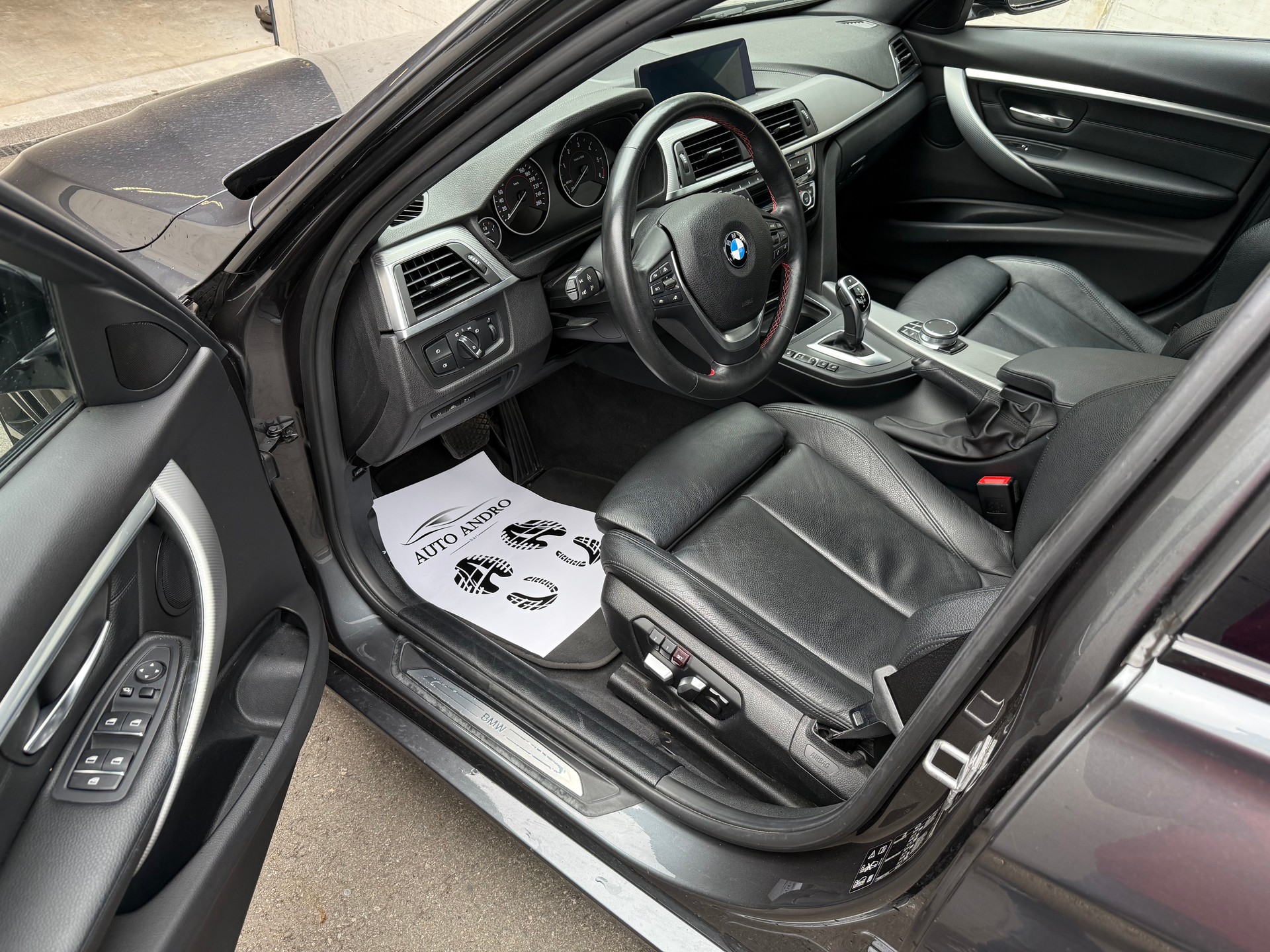 BMW 320d xDrive Touring Edition Sport Line Steptronic-image-8