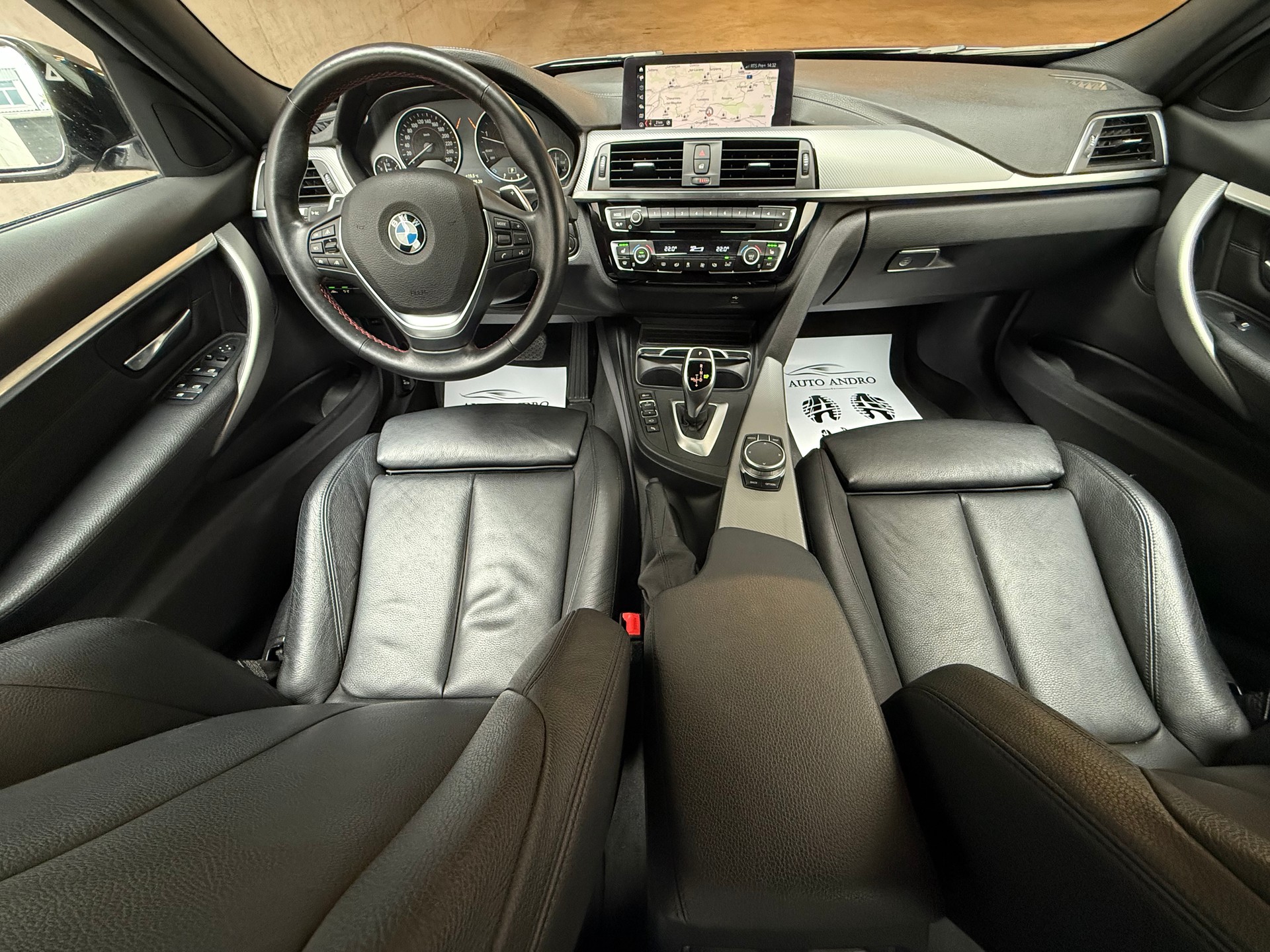 BMW 320d xDrive Touring Edition Sport Line Steptronic-image-9