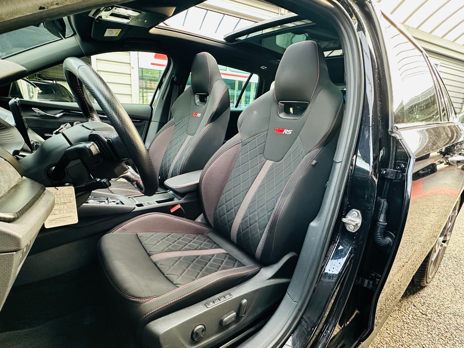 SKODA Octavia Combi 2.0 TSI DSG RS-image-12