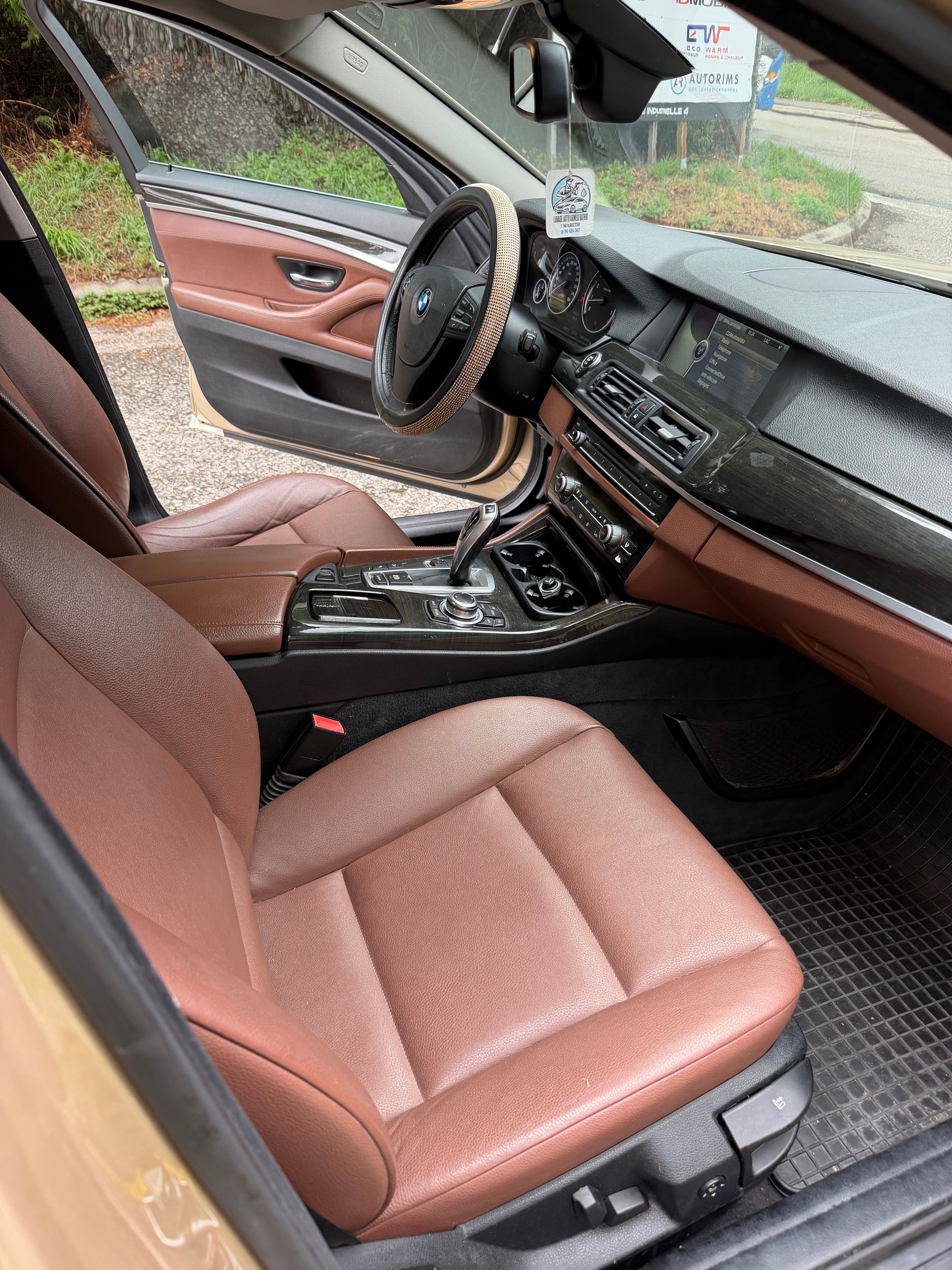 BMW 528i xDrive Touring Steptronic-image-8