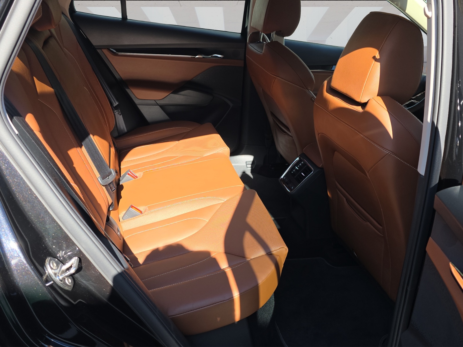 SKODA Enyaq iV 80x-image-8