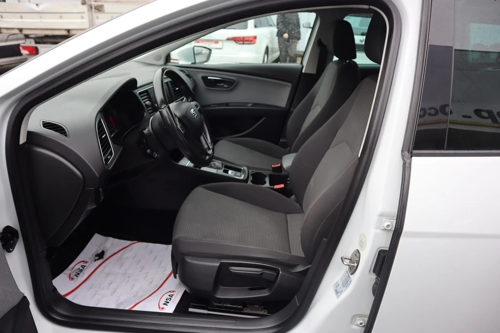 SEAT Leon ST 2.0 TDI CR Style DSG ** Navigation ** Abstandsregelsysteme ** PDC ** Sitzheizung ** Frisch Ab MFK & Service **-image-10