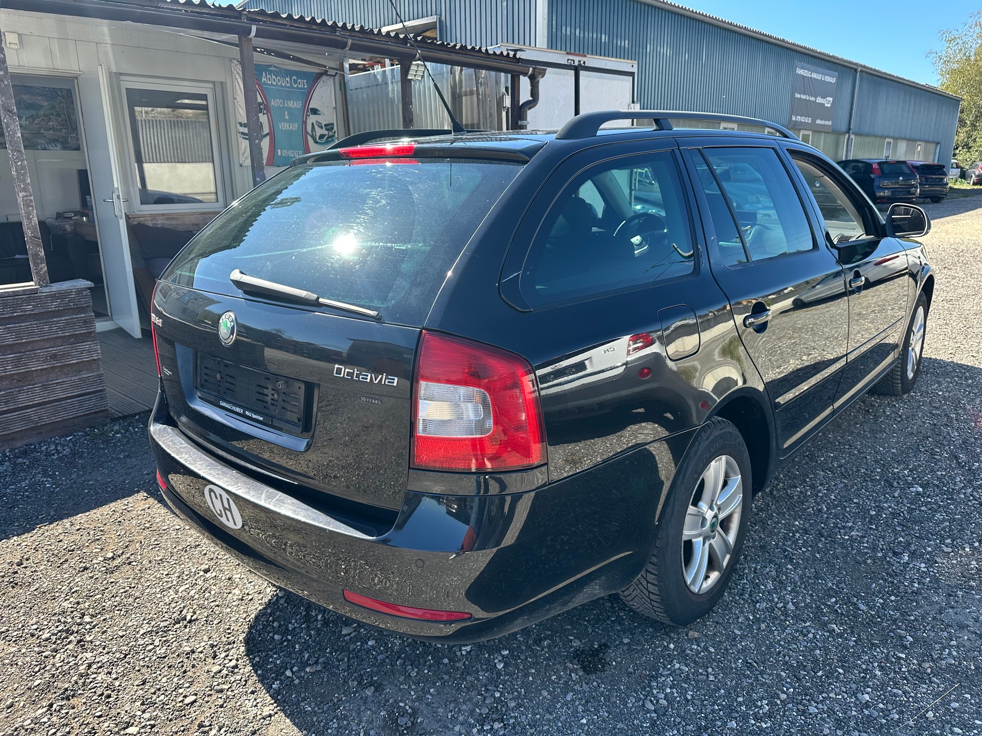 SKODA Octavia Combi 1.8 TSI Laurin & Klement 4x4-image-2