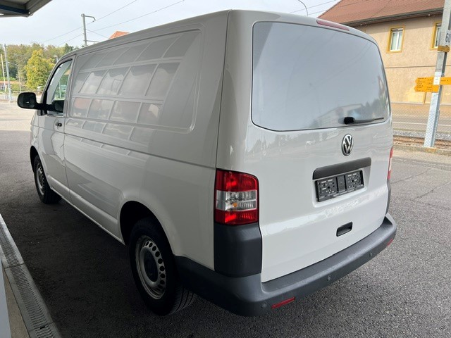 VW T5 2.0 TDI-image-6