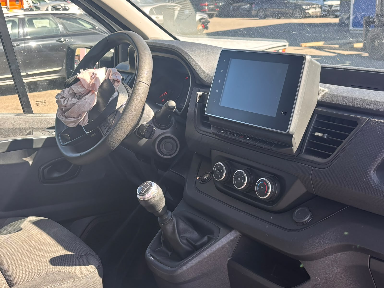 RENAULT Trafic 2.0 Blue dCi110 Advance L1H1-image-14