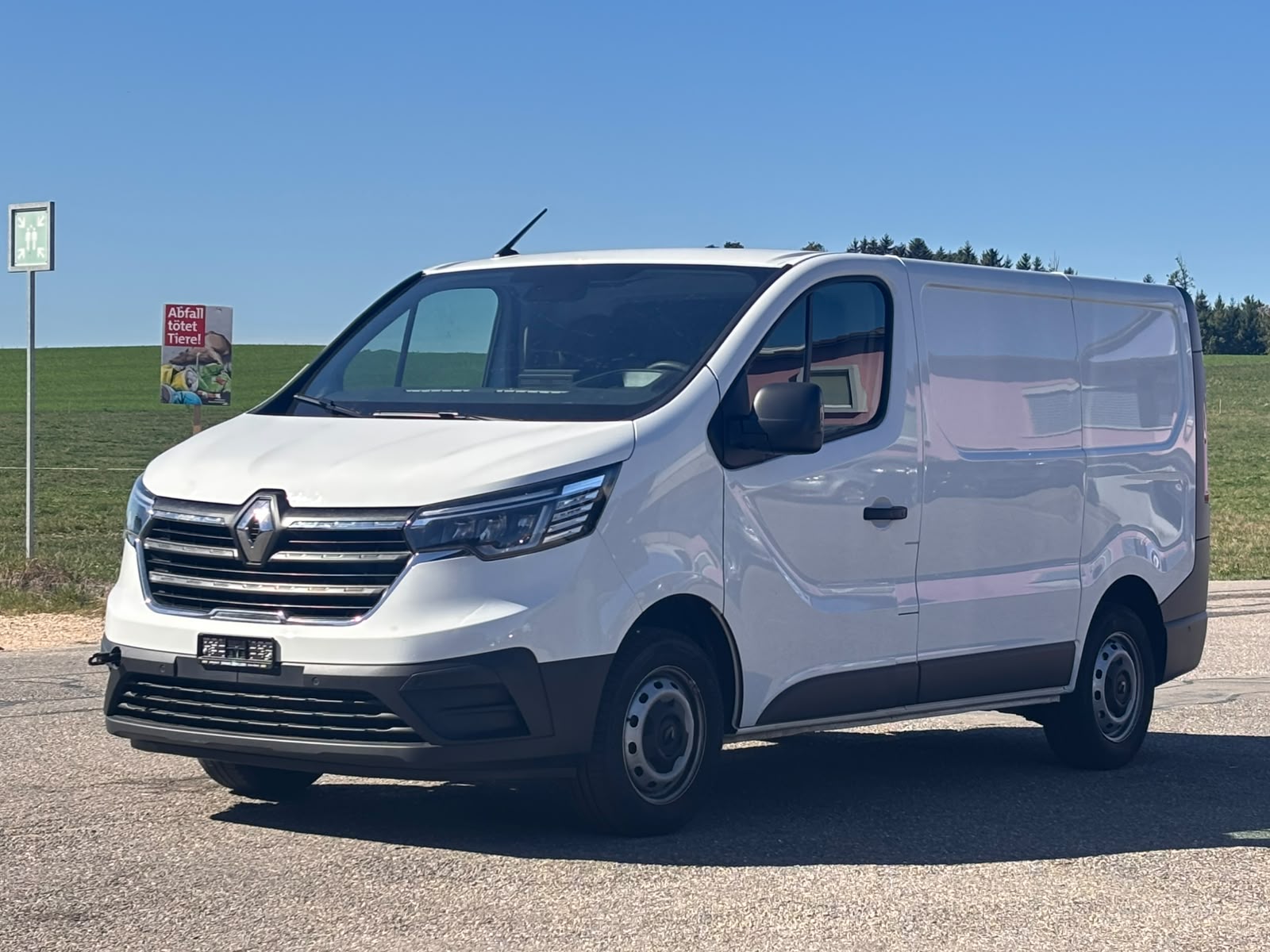 RENAULT Trafic 2.0 Blue dCi110 Advance L1H1-image-0