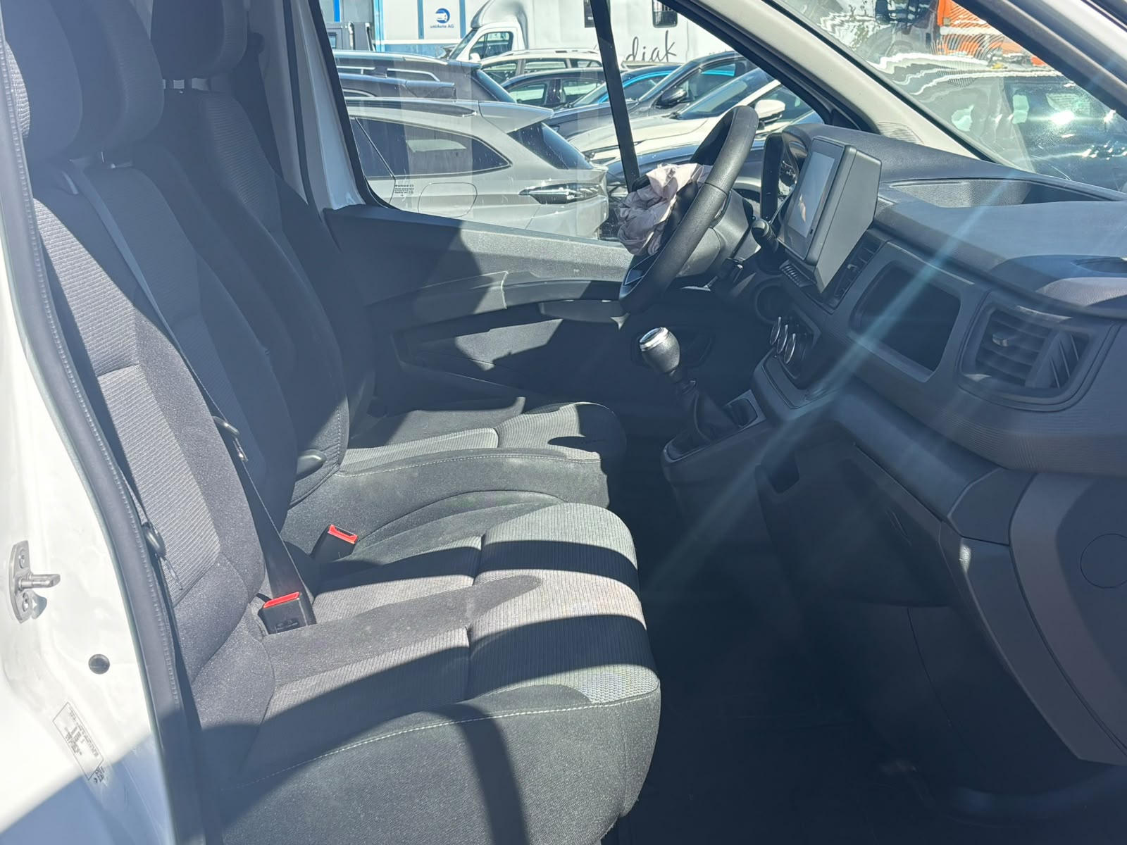 RENAULT Trafic 2.0 Blue dCi110 Advance L1H1-image-13