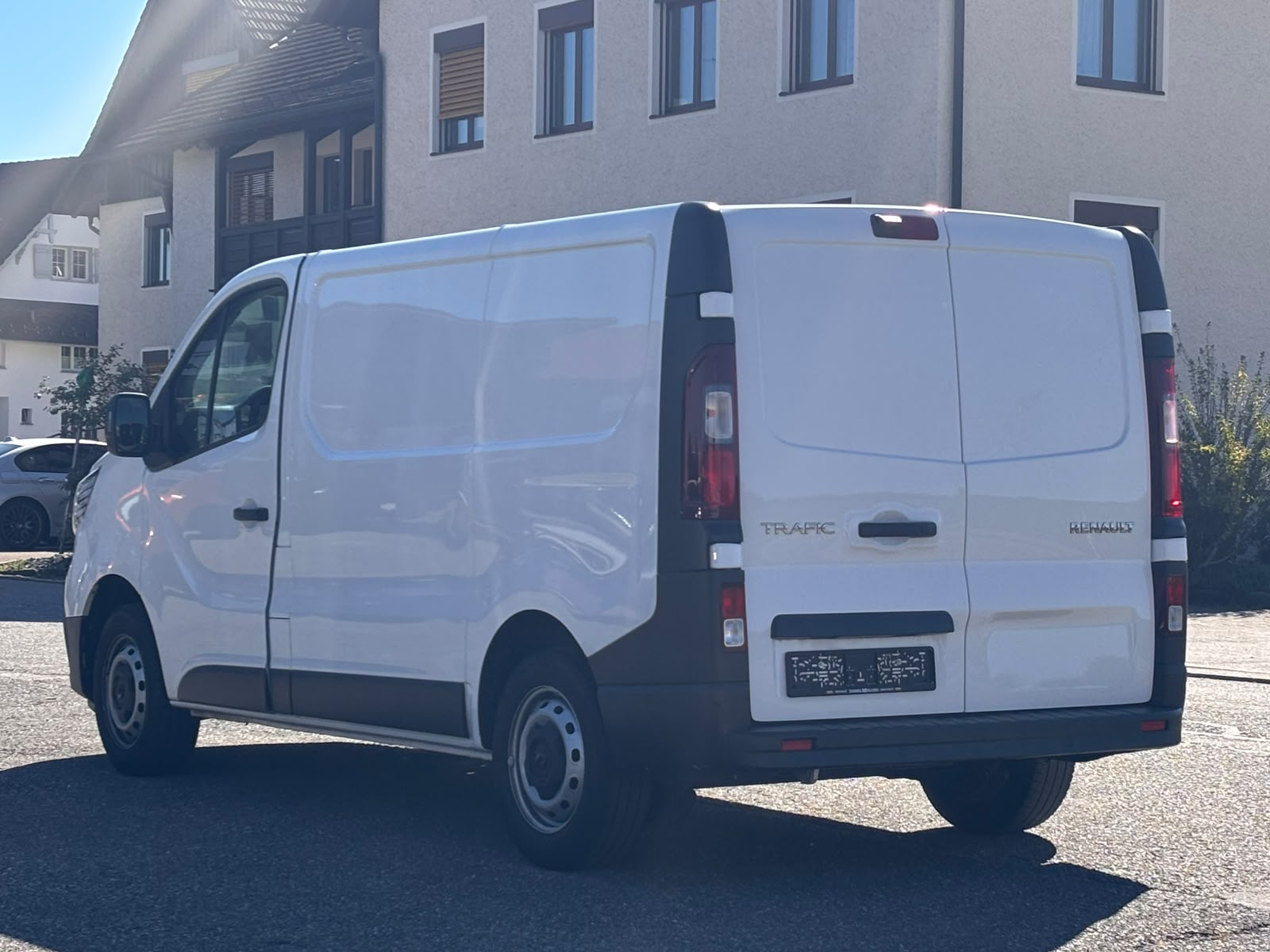 RENAULT Trafic 2.0 Blue dCi110 Advance L1H1-image-6