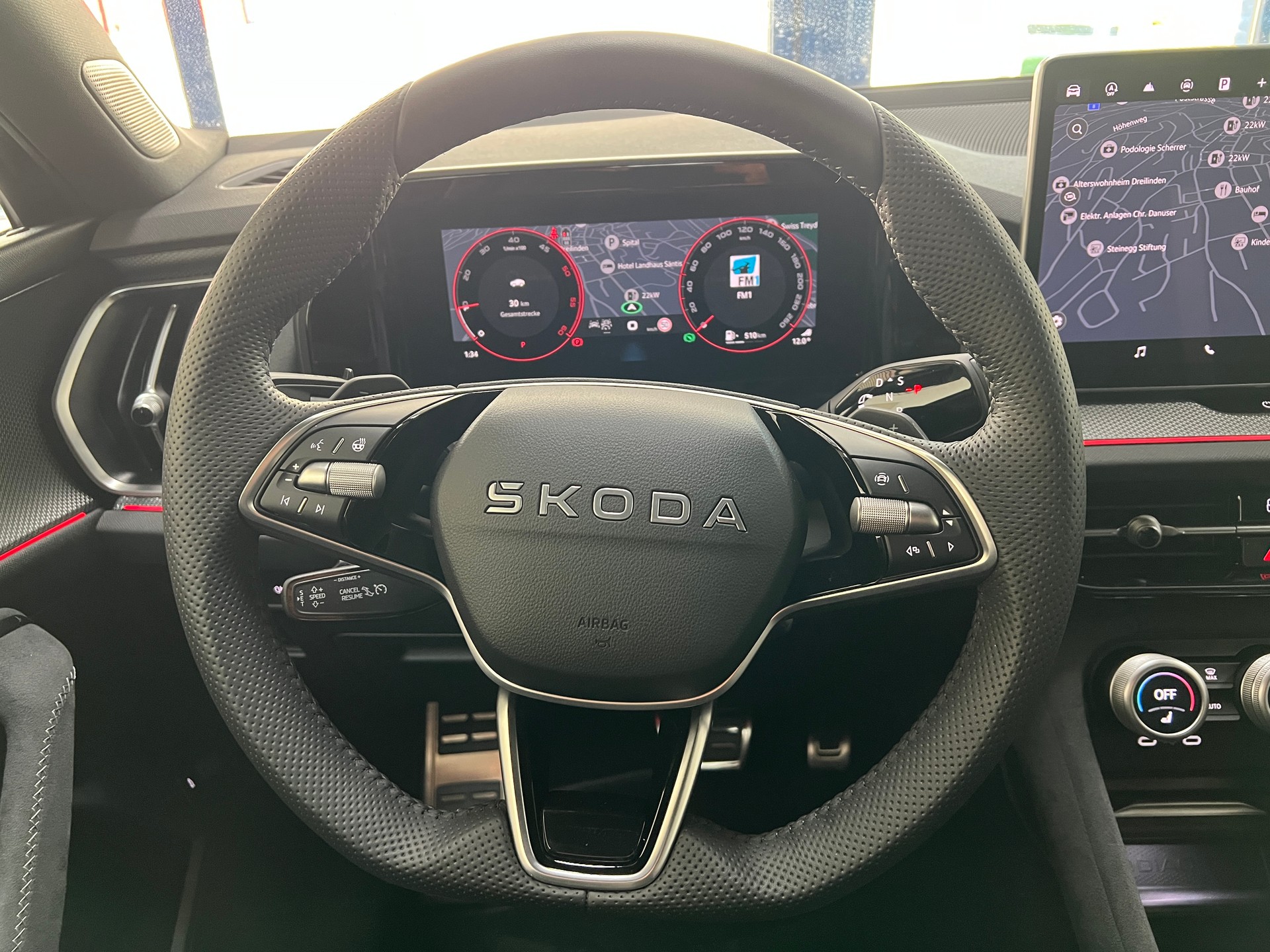 SKODA Kodiaq 2.0 TDI Sportline 4x4 / 7 PLATZ / 5 Jahre Garantie-image-18