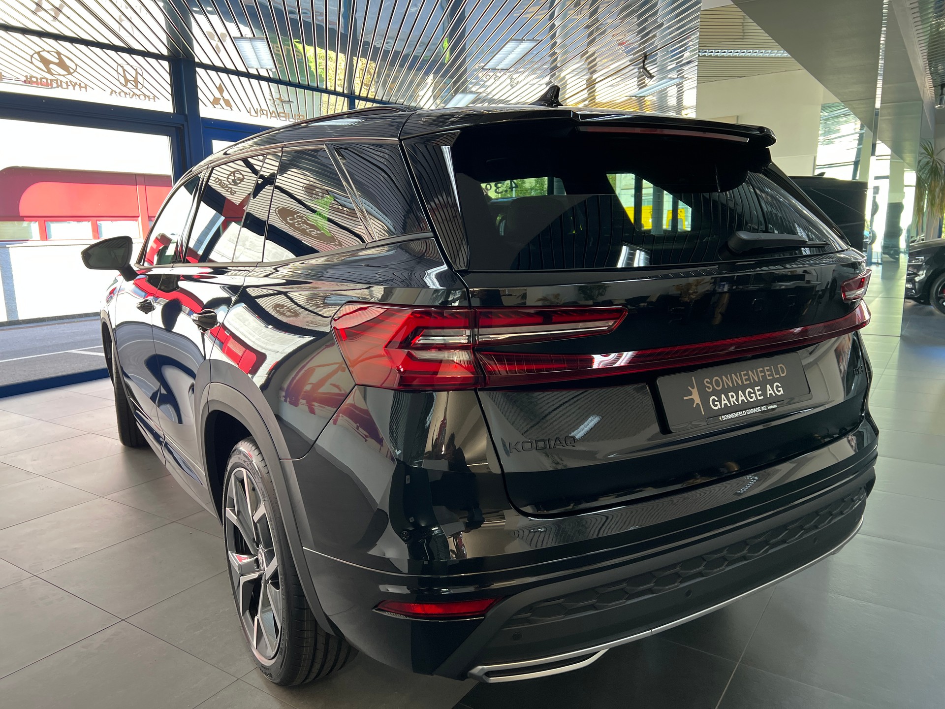 SKODA Kodiaq 2.0 TDI Sportline 4x4 / 7 PLATZ / 5 Jahre Garantie-image-6
