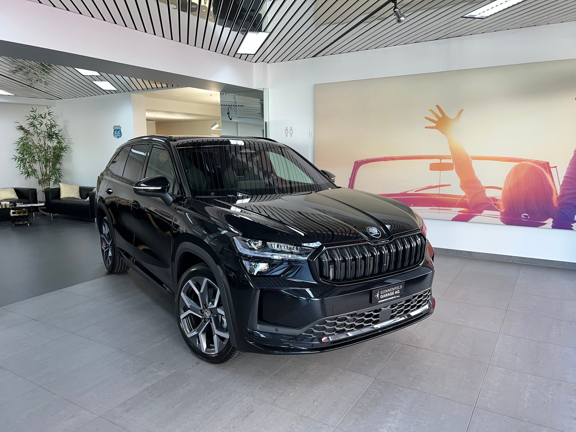SKODA Kodiaq 2.0 TDI Sportline 4x4 / 7 PLATZ / 5 Jahre Garantie-image-1
