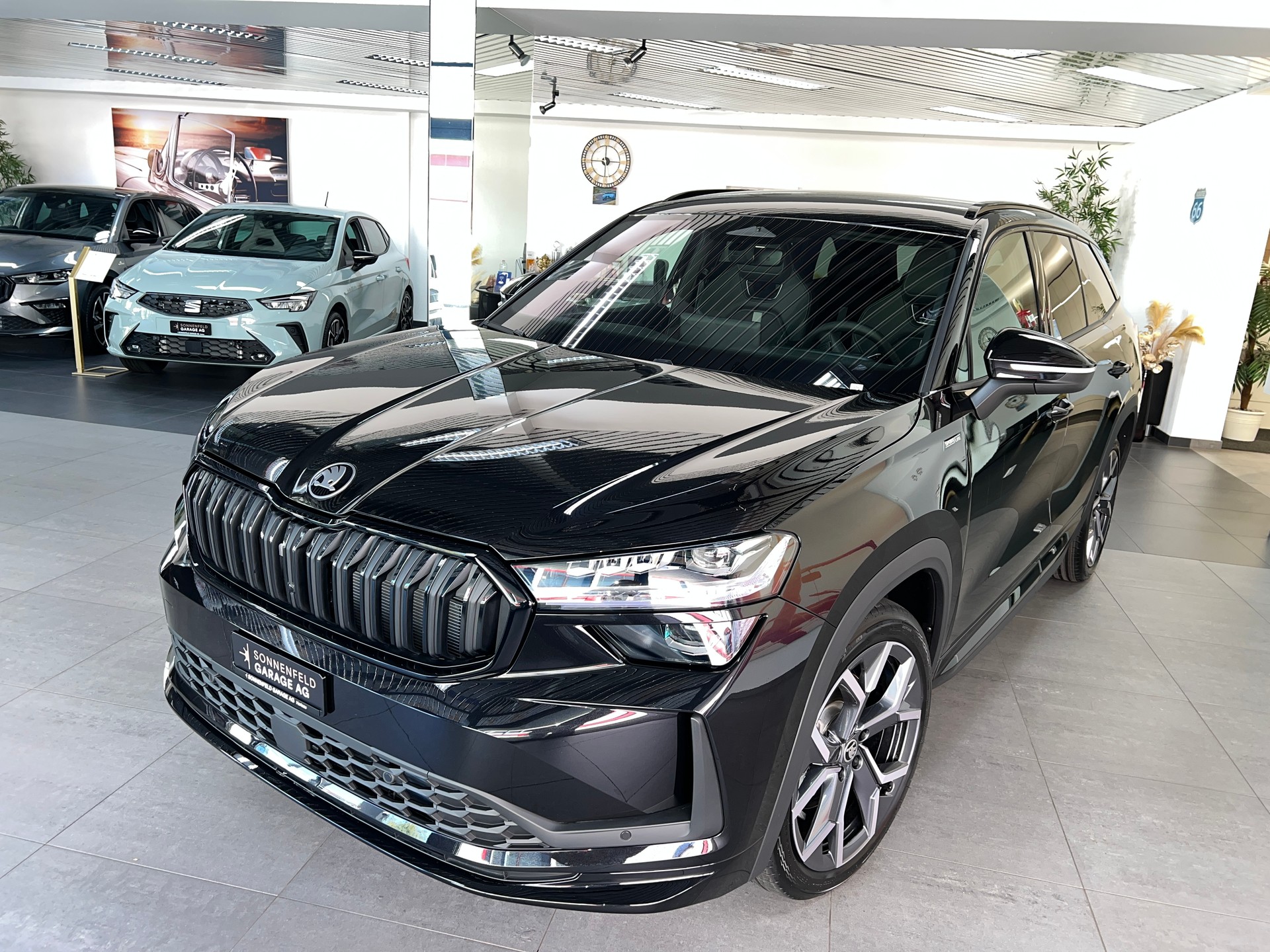 SKODA Kodiaq 2.0 TDI Sportline 4x4 / 7 PLATZ / 5 Jahre Garantie-image-2