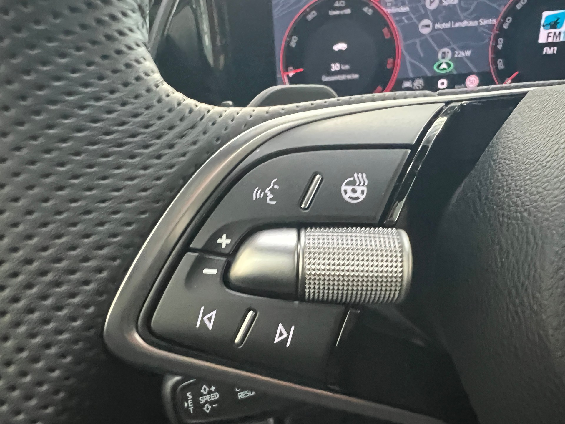 SKODA Kodiaq 2.0 TDI Sportline 4x4 / 7 PLATZ / 5 Jahre Garantie-image-19