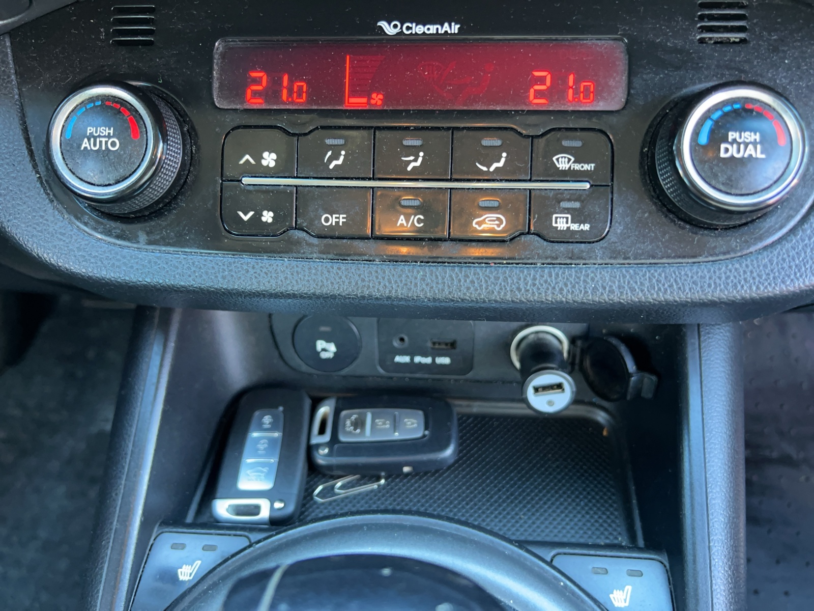 KIA Sportage 2.0 CRDi Trend 4WD Automatic-image-14