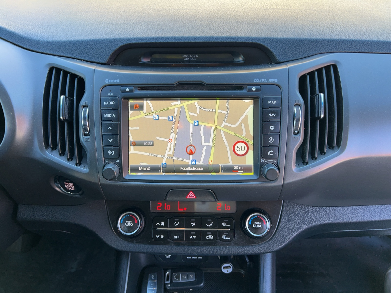 KIA Sportage 2.0 CRDi Trend 4WD Automatic-image-15