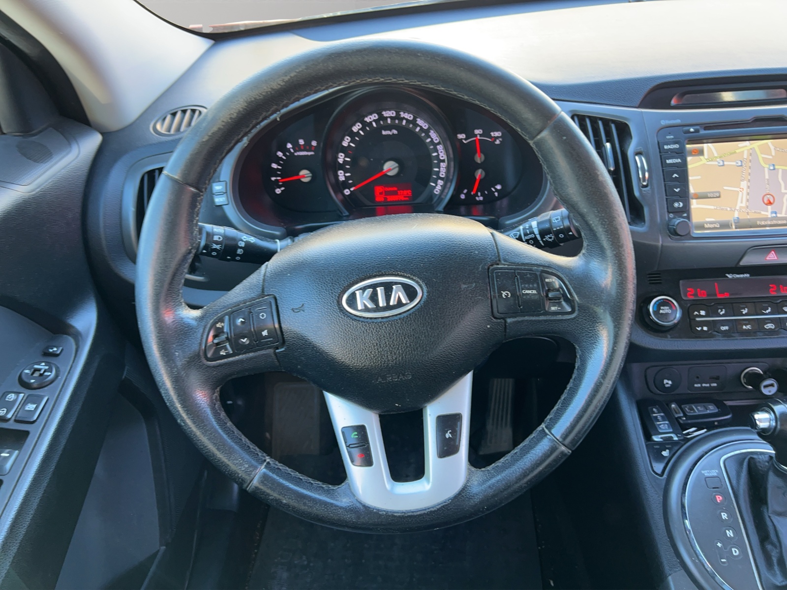KIA Sportage 2.0 CRDi Trend 4WD Automatic-image-13